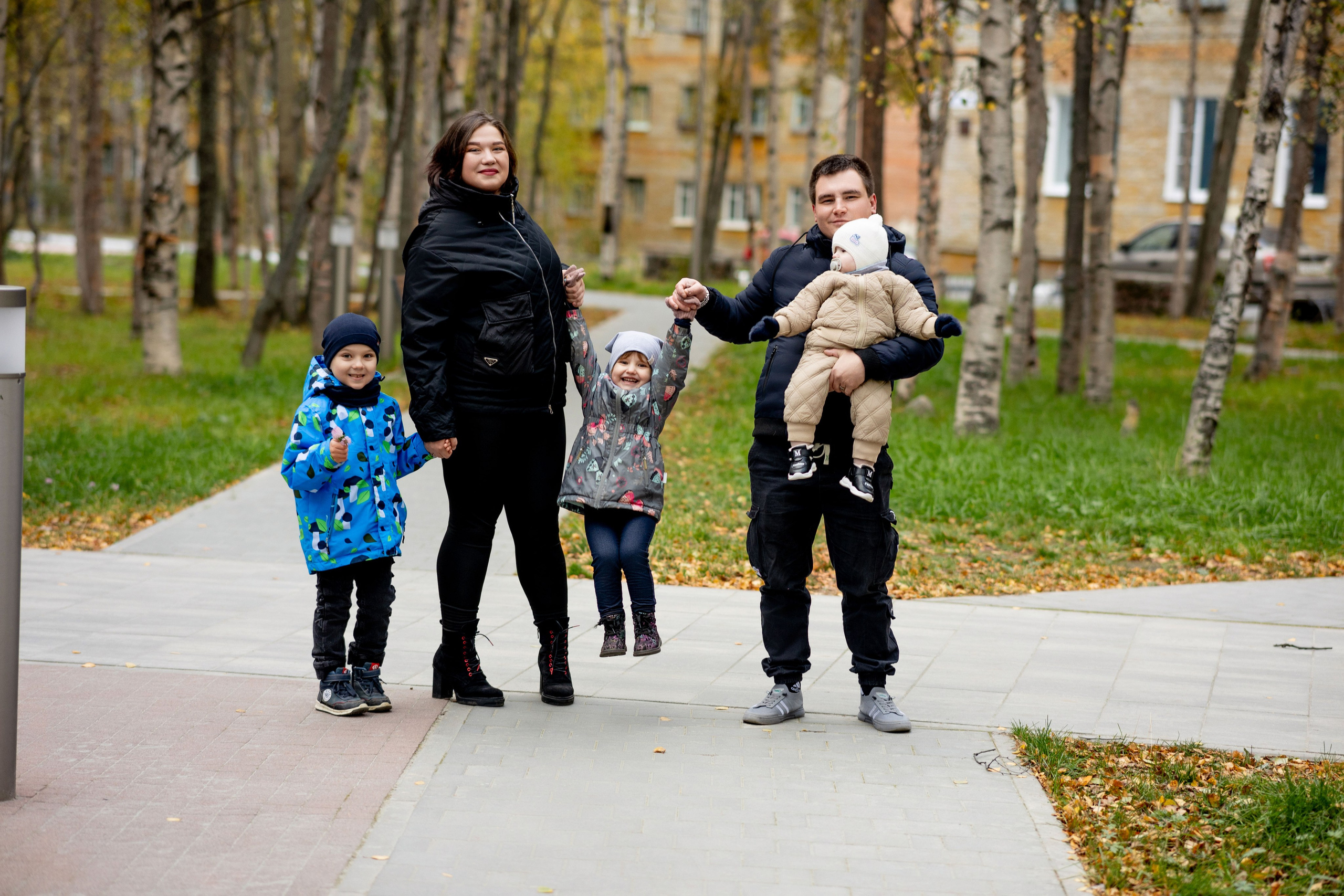 Семейная фотосессия 2024 год. Артём Печерин фотограф в Оленегорске