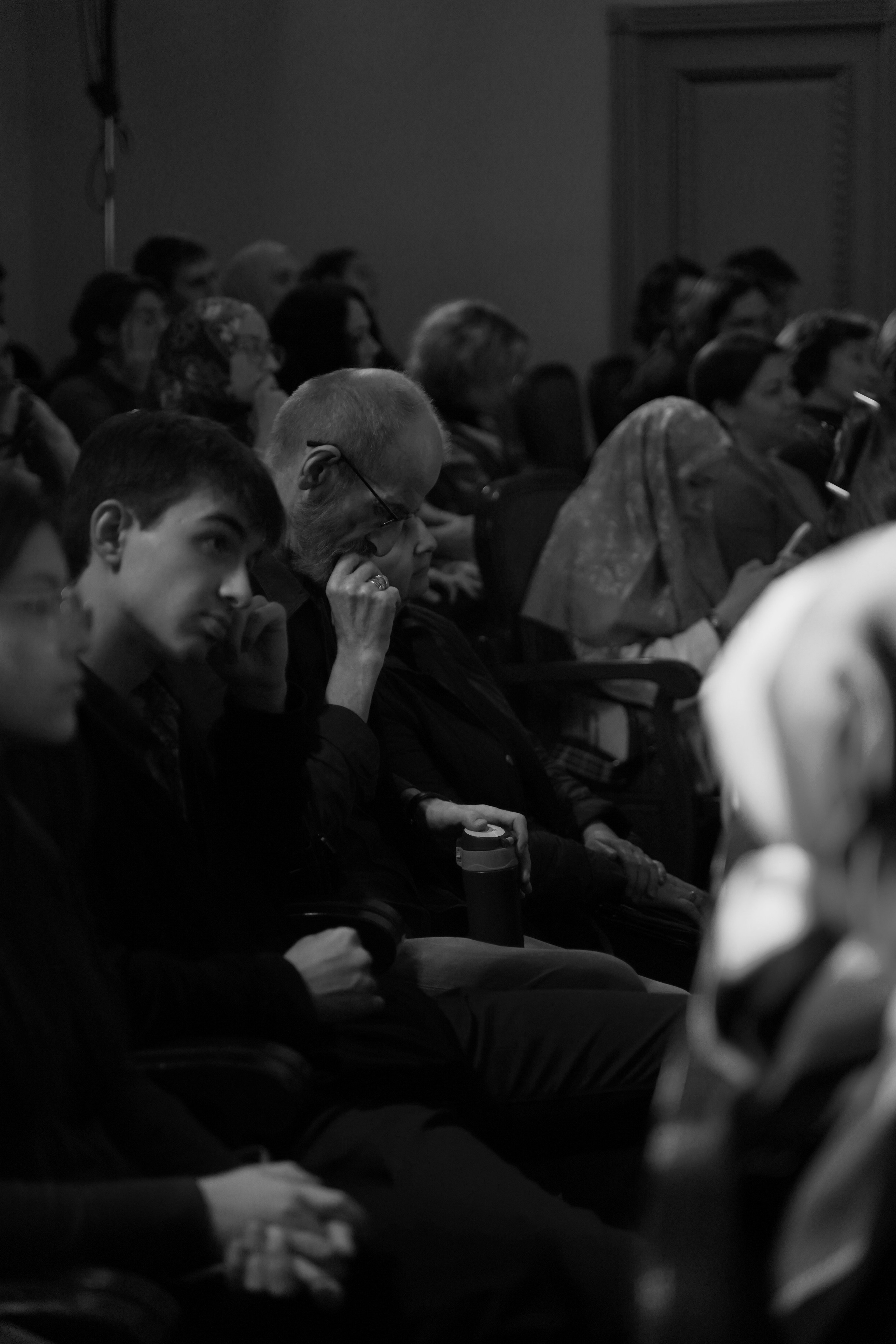 Поэтический вечер. Амина Абасова — индивидуальный фотограф в Махачкале, Дагестан