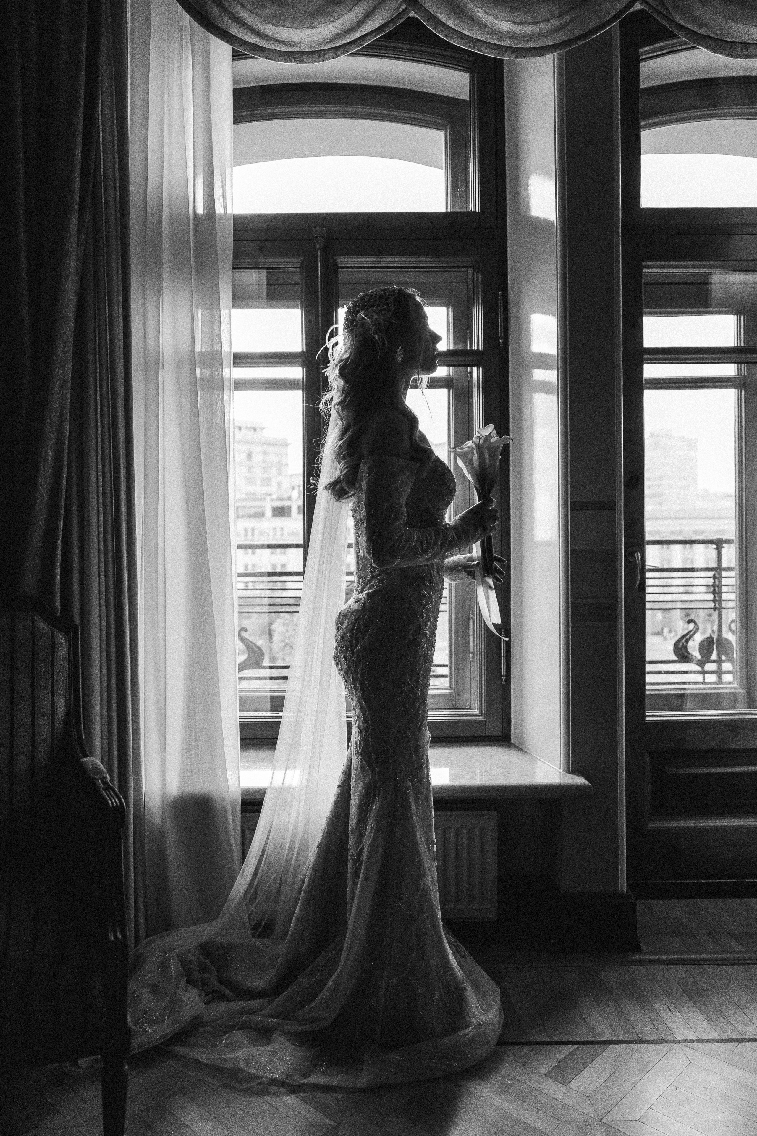 Свадебная фотосессия в отеле Метрополь. Свадебный фотограф в Москве Анна Полушина