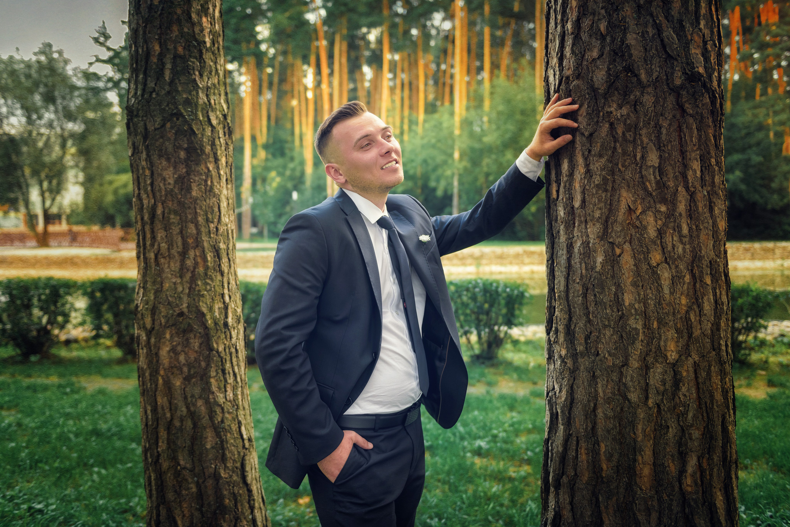 Фотосессия молодоженов в подмосковном парке
