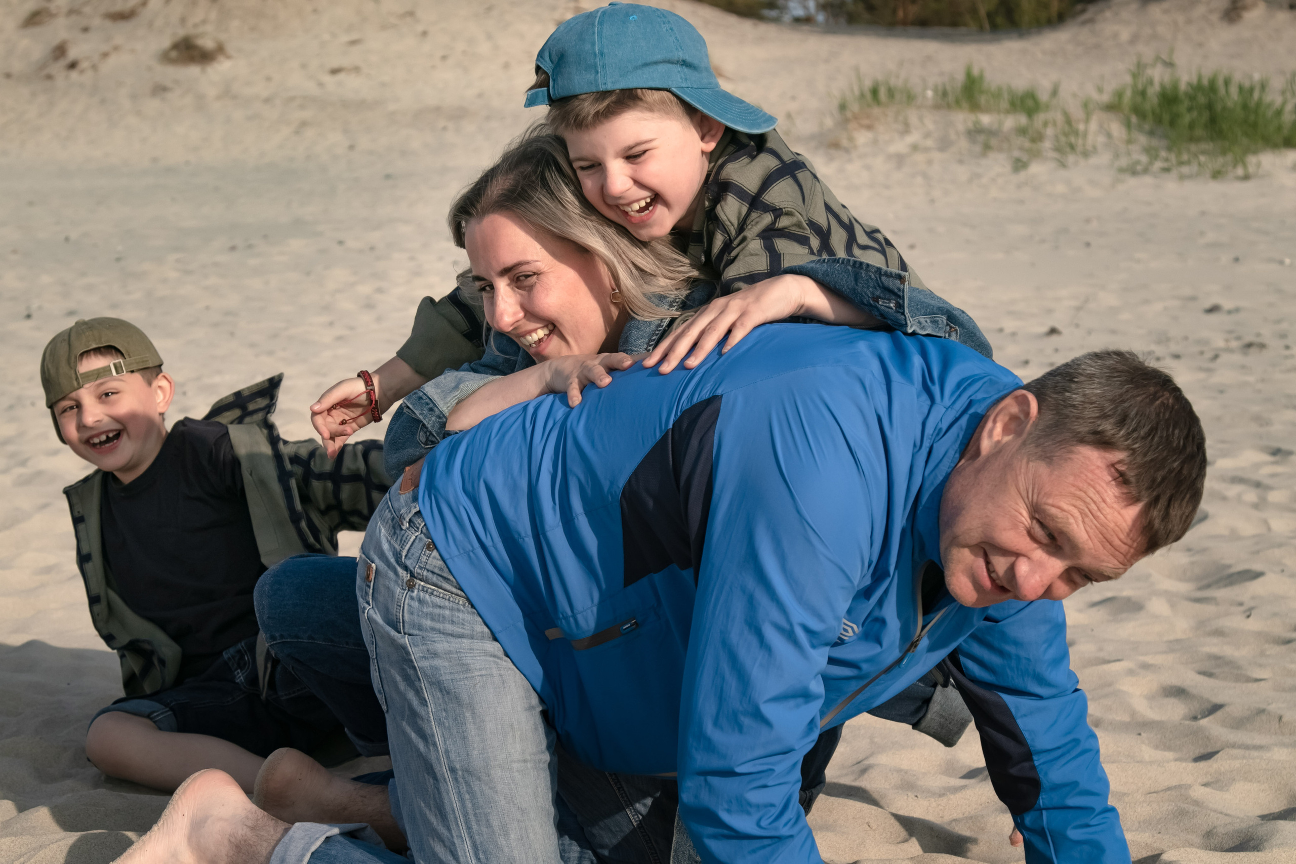 близнецы на море