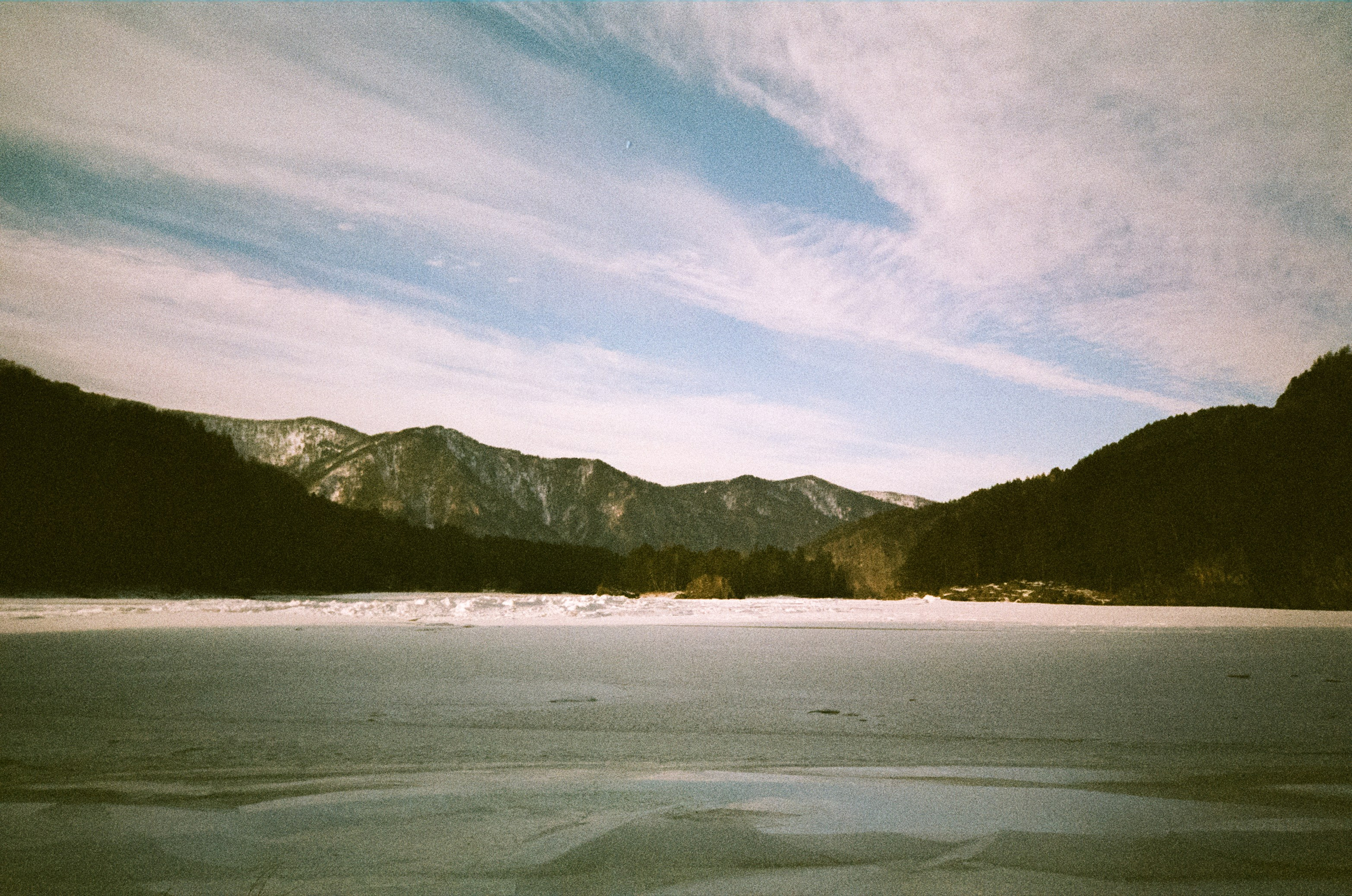 Поле у вертолетной площадки в день зимнего солнцестояния / 22 декабря