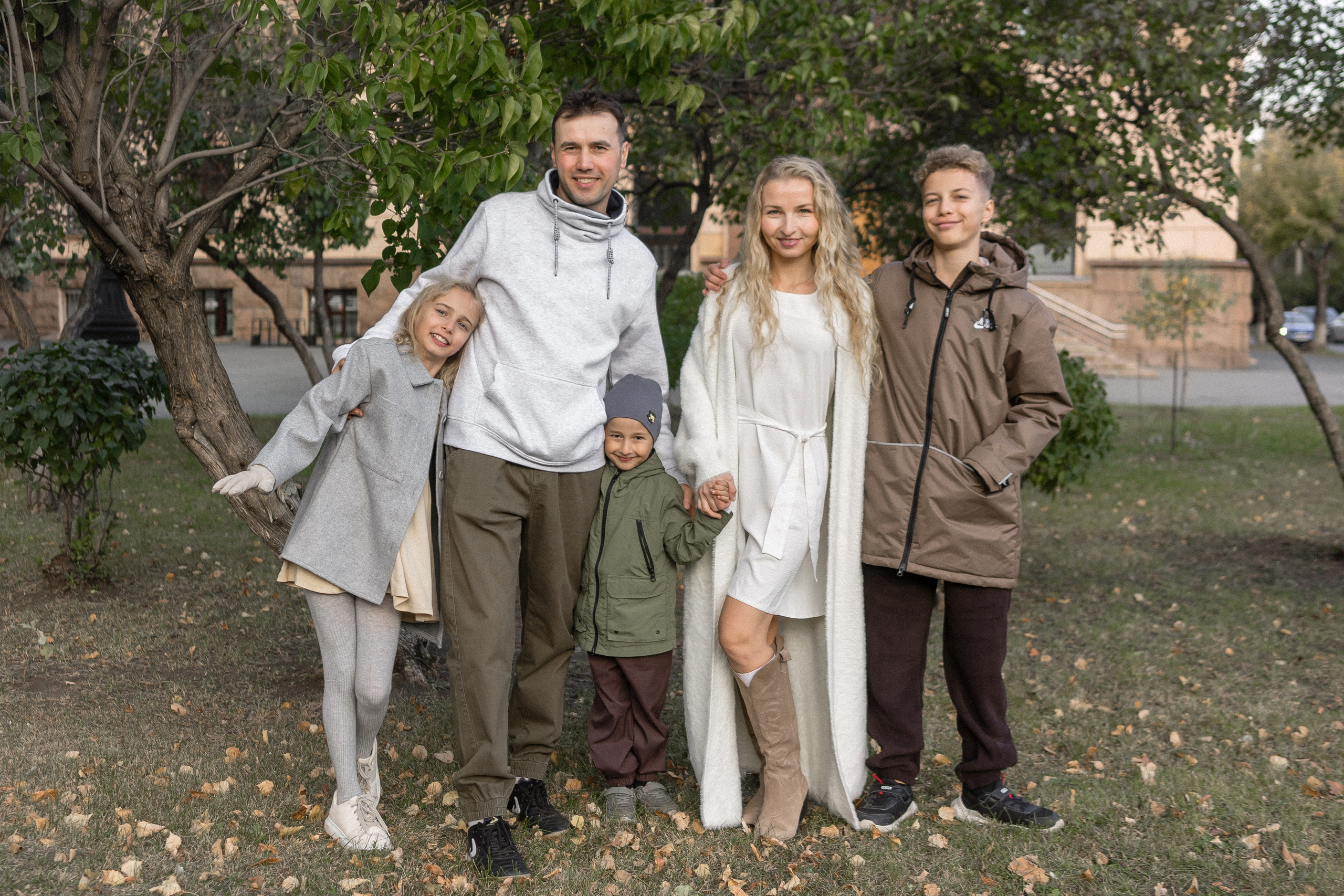 Артур, Наталья, Амин, Ева, Эмин. Прогулка дружной семьи. Эстетичная фото- и видеосъёмка Ирина Арсентьева. Челябинск и весь мир