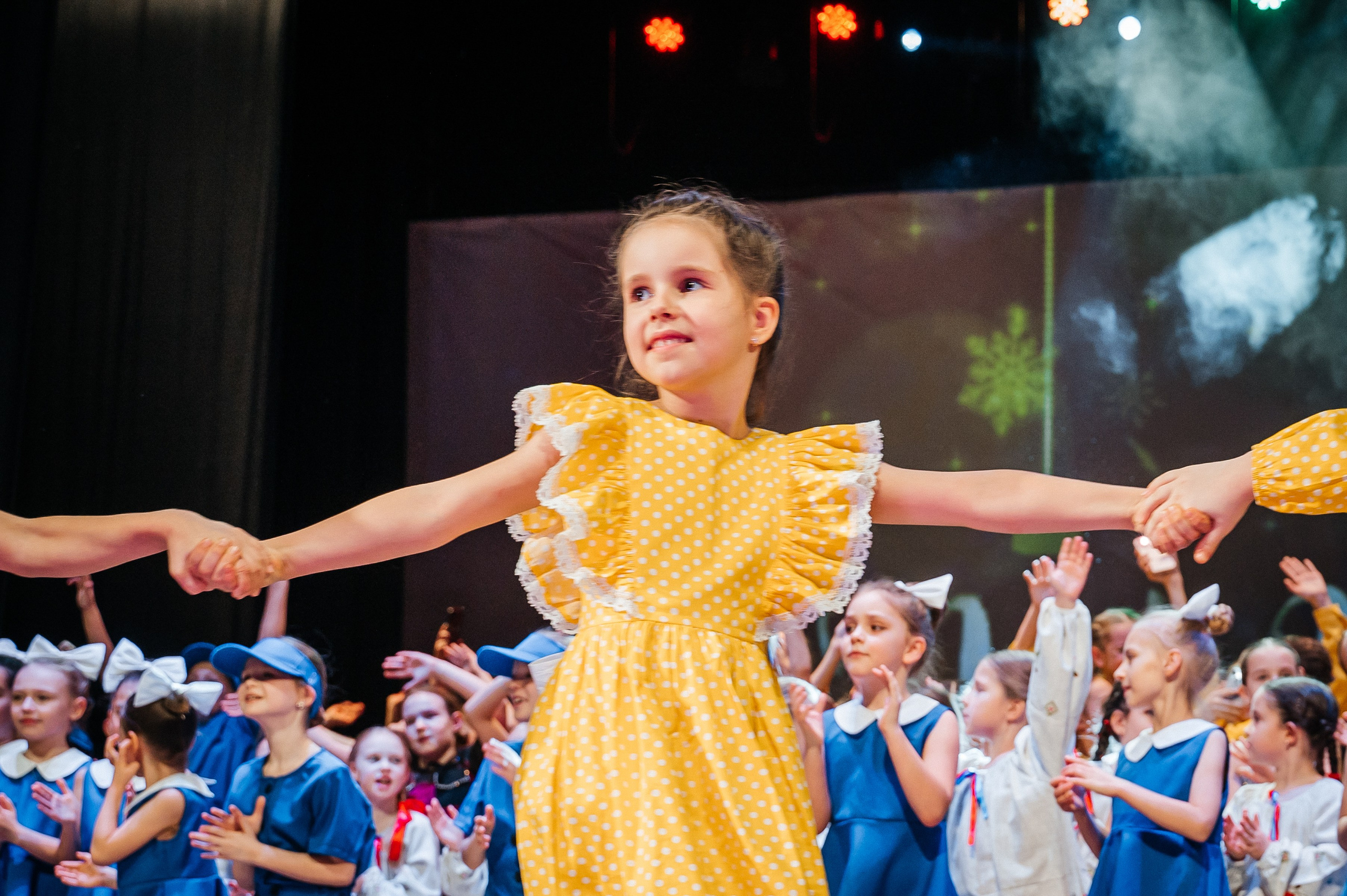 Танцы. Фотограф Елена Рогашкова