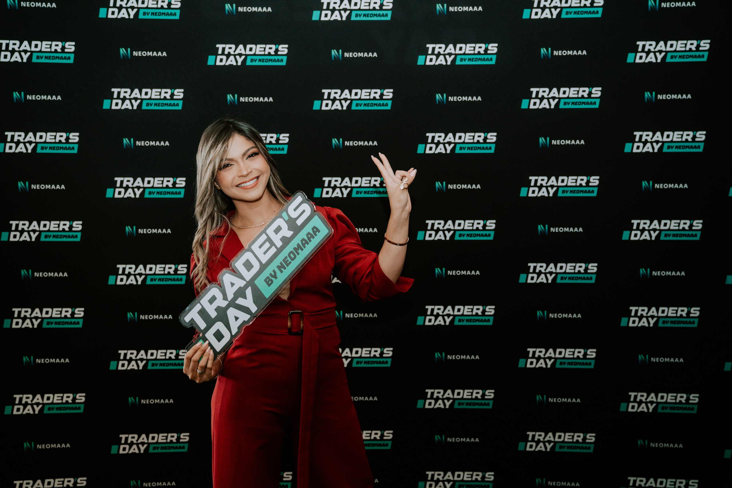 TRADERS DAY By NeomAAA Bogota. NeomAAA Funds Gallery