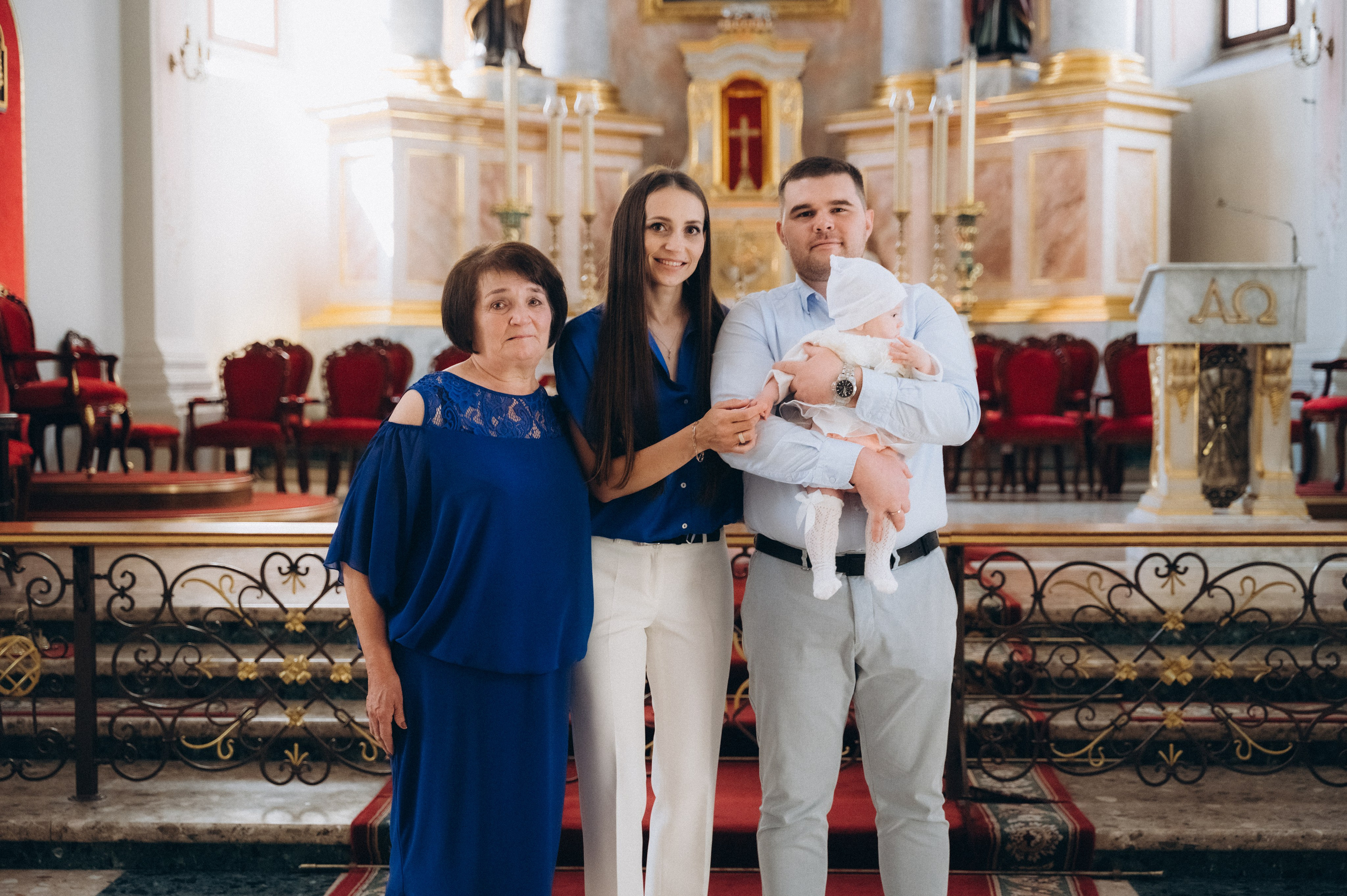 Крещение Василисы Архикафедральный костел Имени Пресвятой Девы Марии. Семейный фотограф в Минске Дарья Дреко