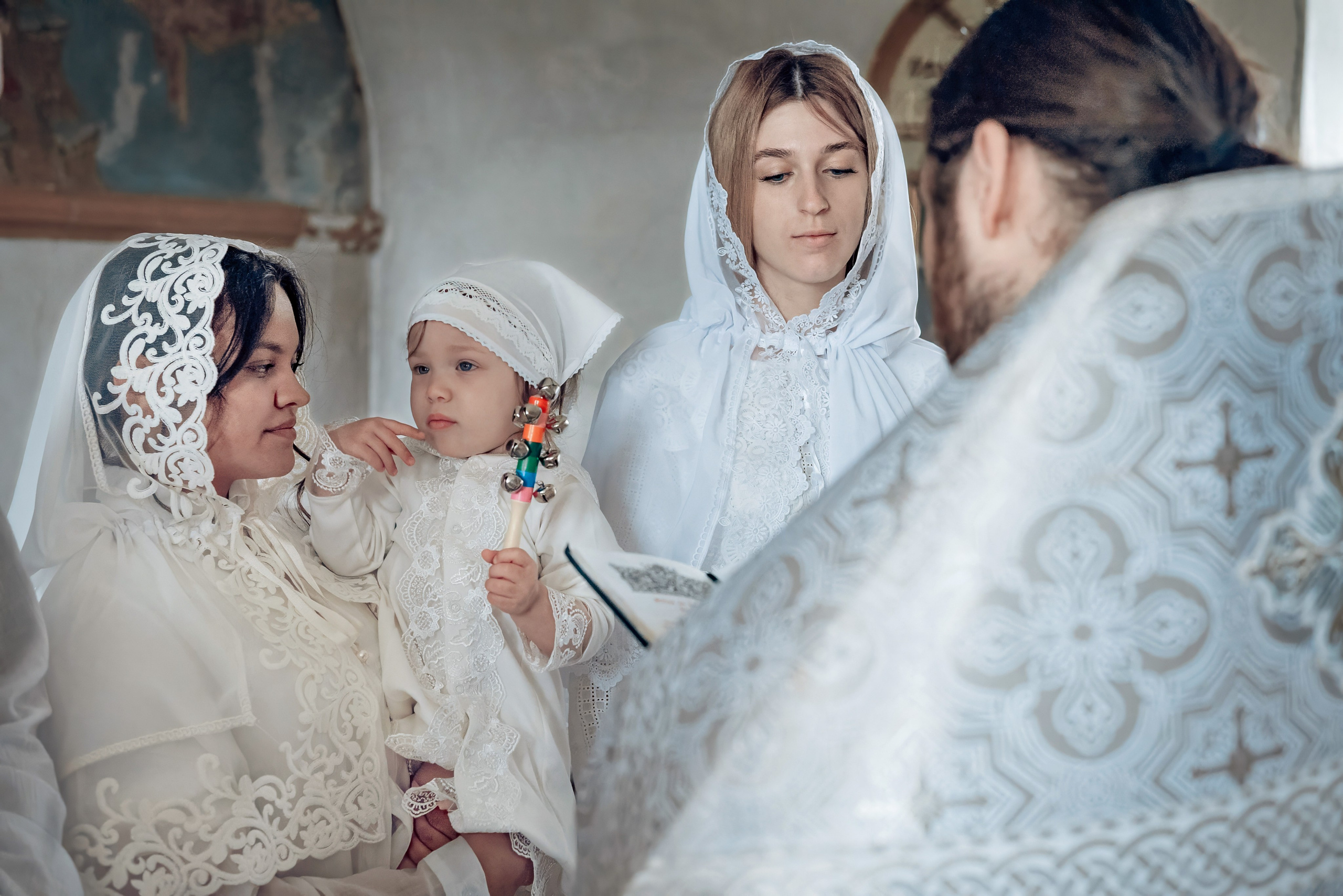 Крещение Машеньки в Свято-Троицком соборе Емельяново. Фотографы крещения/венчания  Красноярск Татьяна и Вячеслав Переваловы