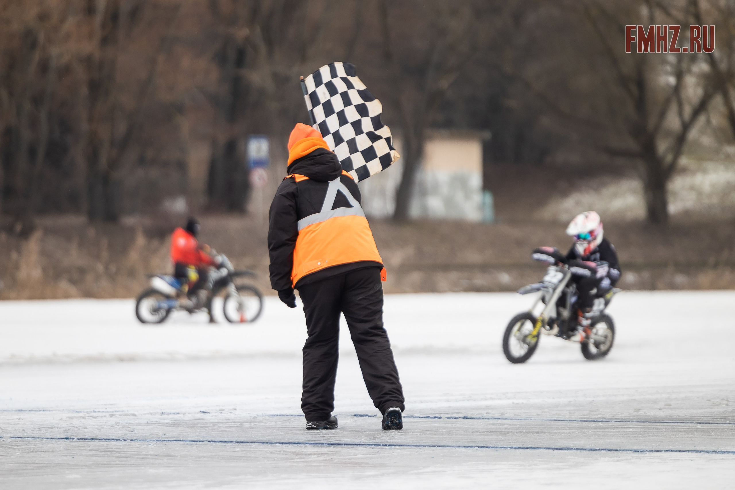 Первый этап Кубка МФР по мотокроссу на льду Большого Крылатского пруда в Москве. 8 февраля 2025 г. Фотограф Владимир Охрименко