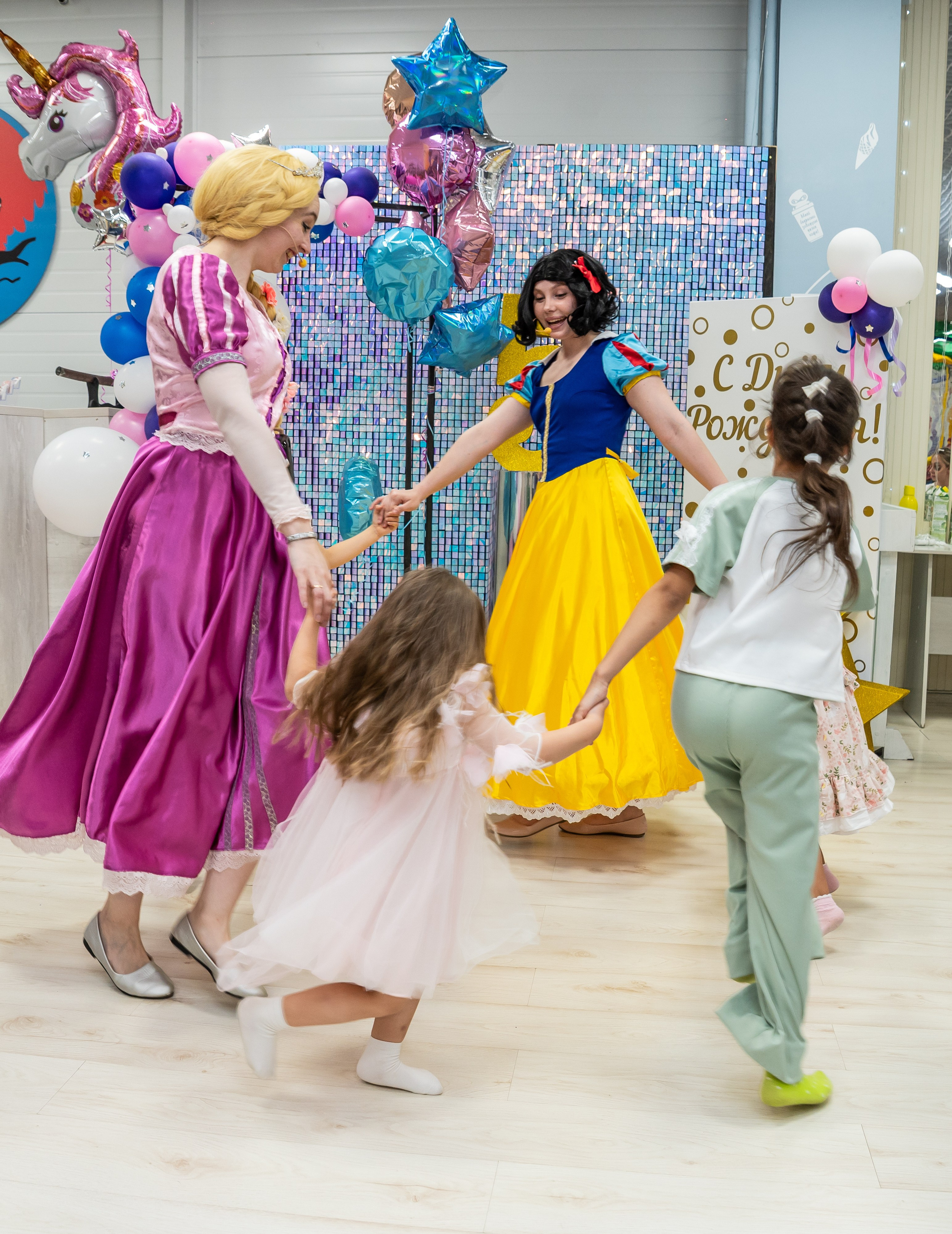 Игротека Ниндзя Кидс. Я Ольга Казанцева, фотографирую снимаю ваши киноистории и печатаю фото и цифровые портреты на холсте