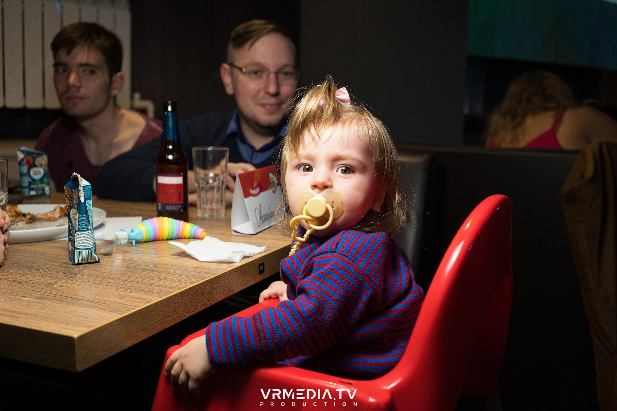 Эйнштейн Party в баре «Друзья»