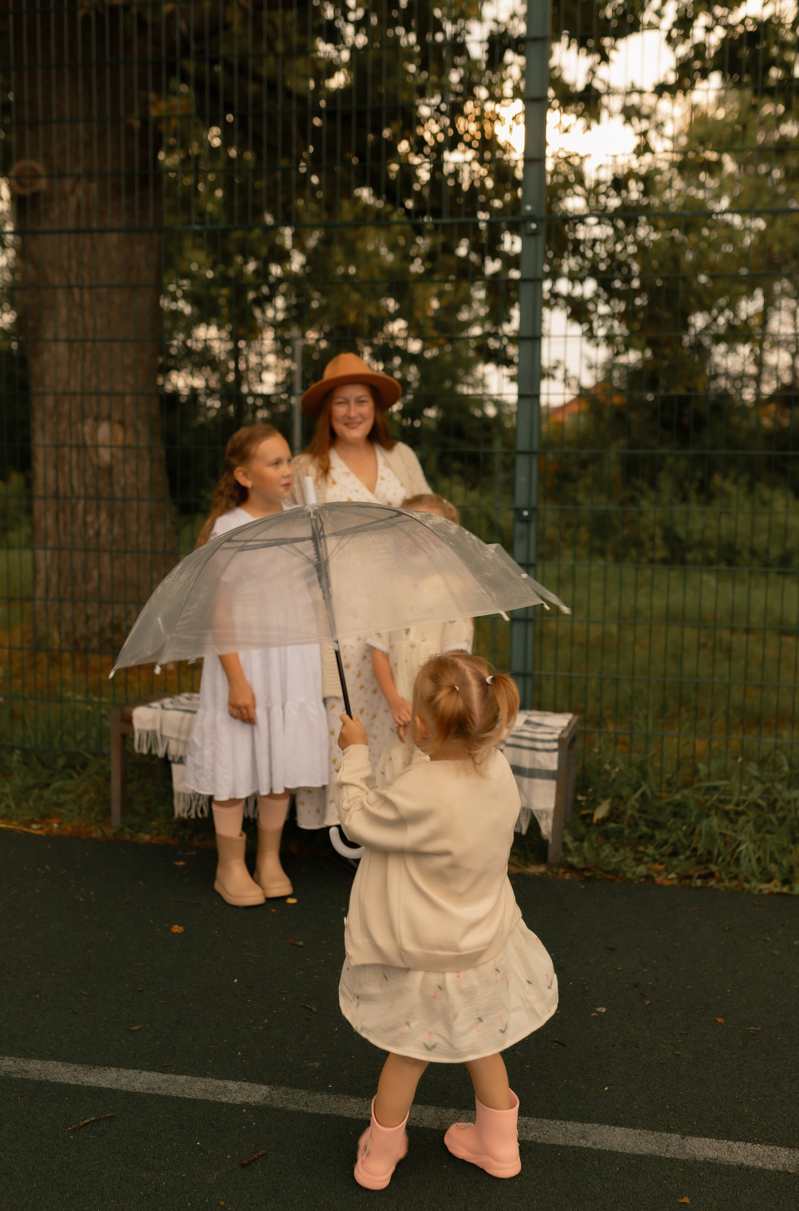 Мама Алина, Маша, Дина и Анечка. Фотограф Татьяна Семенова