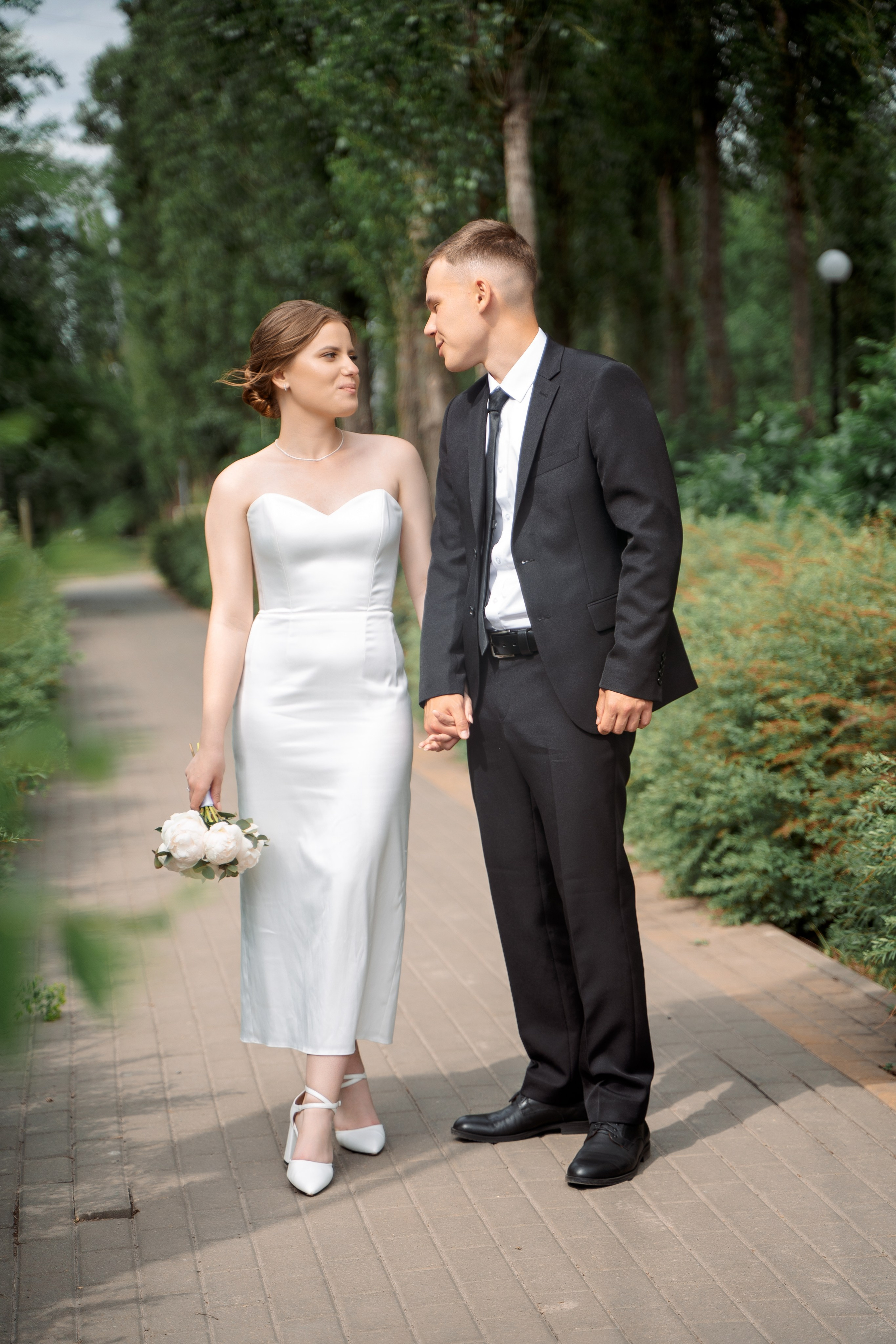 У загса. Фотограф Мария Зайчик