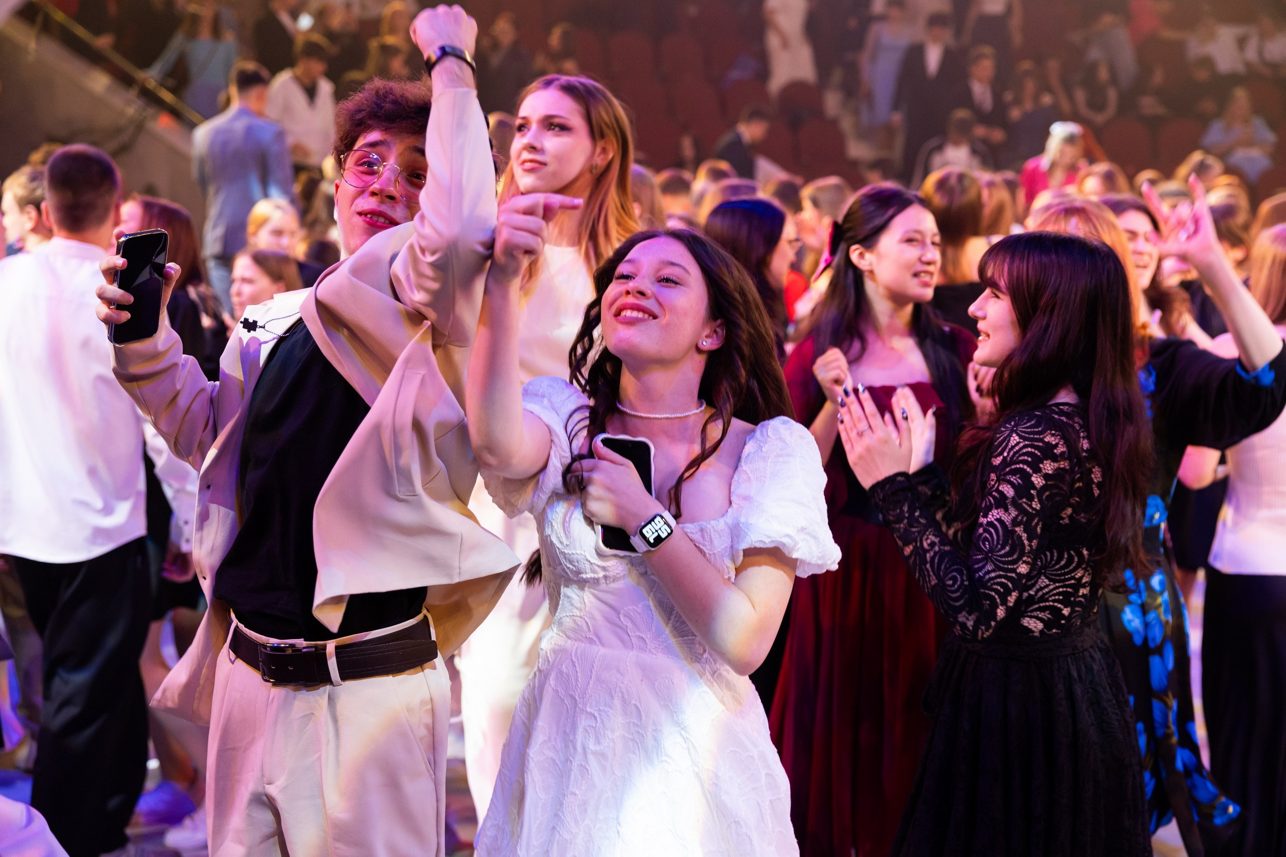 Городской бал выпускников (24 июня 2025). Репортажный фотограф Алексей Пирязев