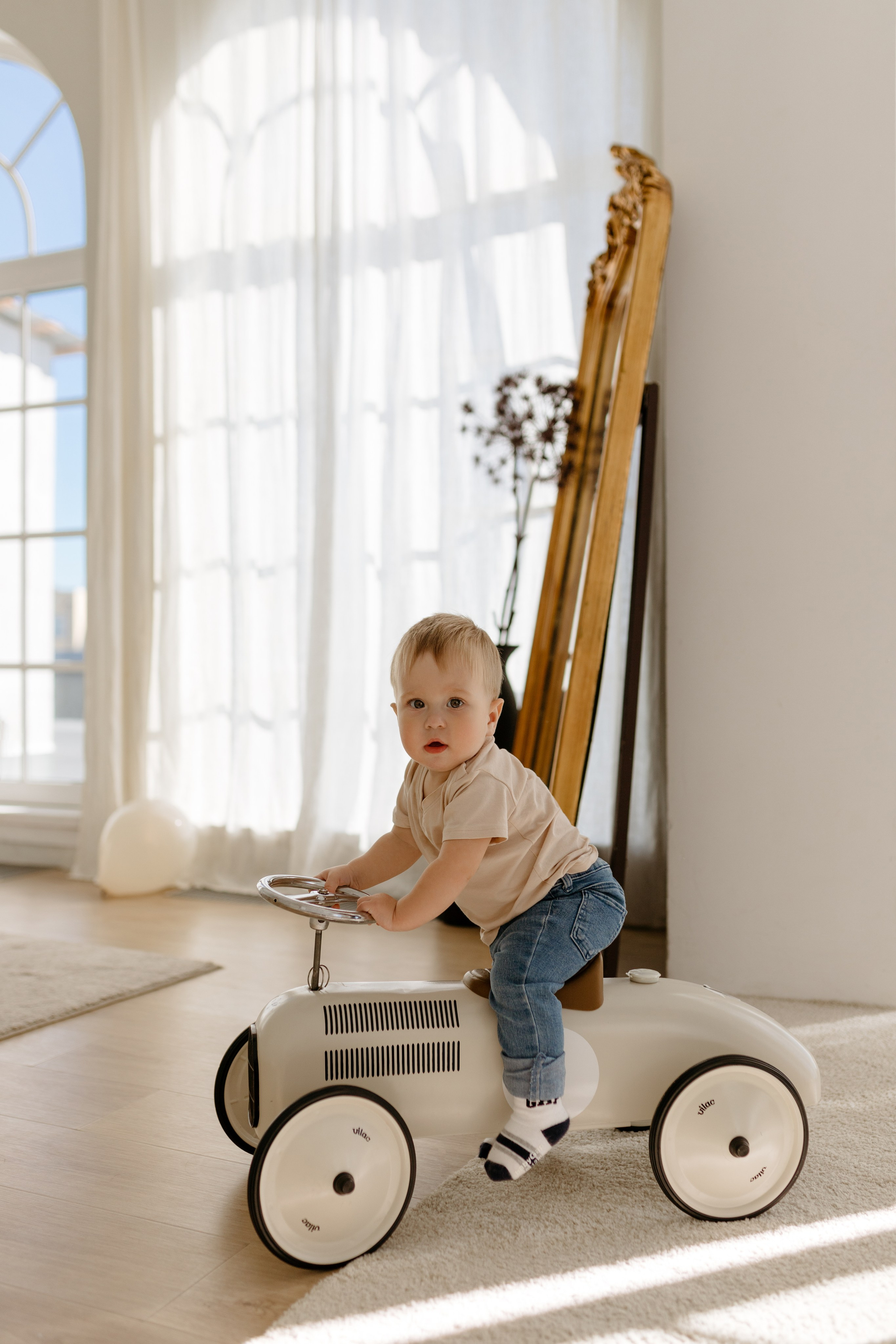 Семейная фотосессия в студии. Сестры Карабаза. Фотографы и ретушеры в Москве и Санкт-Петербурге