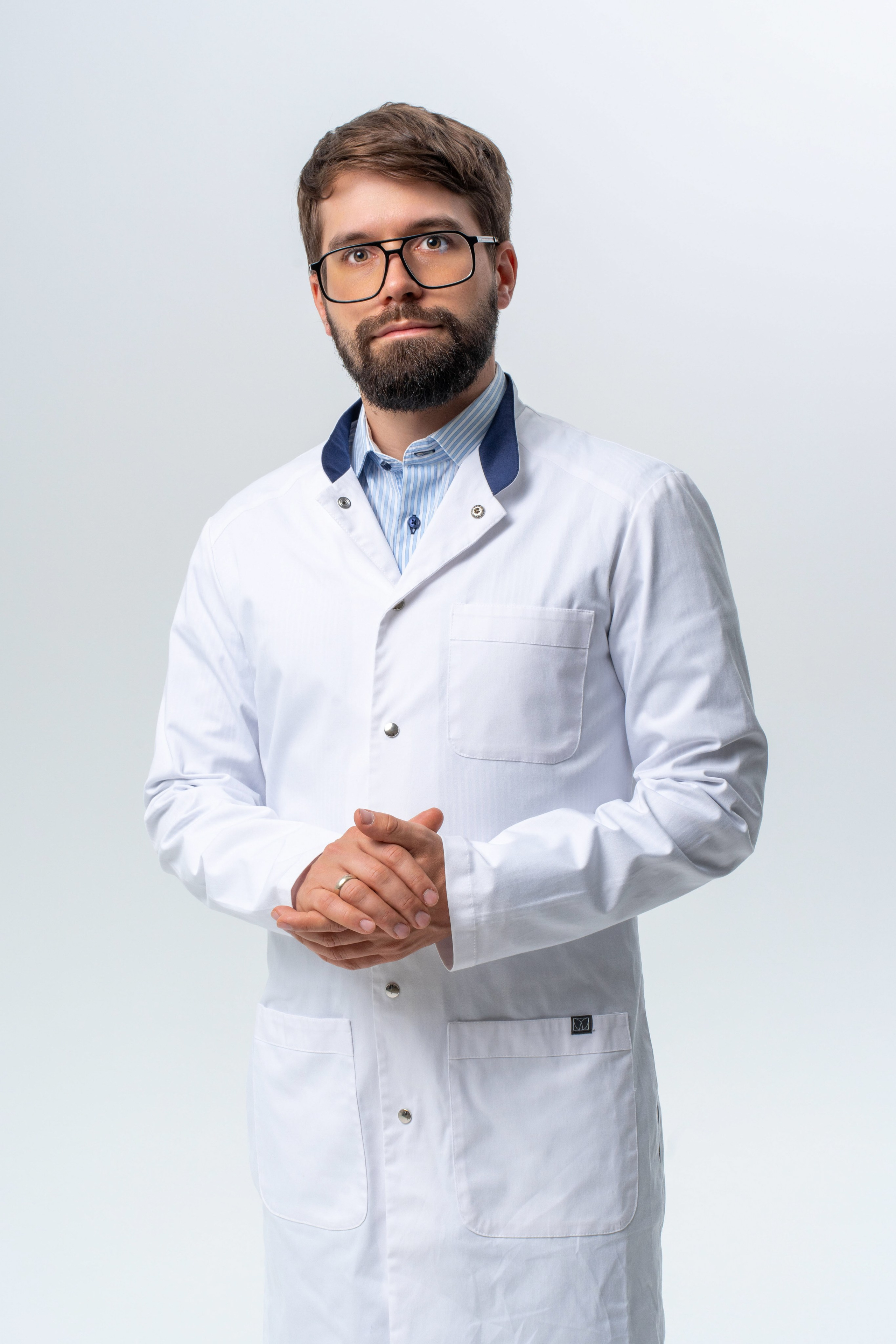 Фотосессия для лор врача в фотостудии в Москве