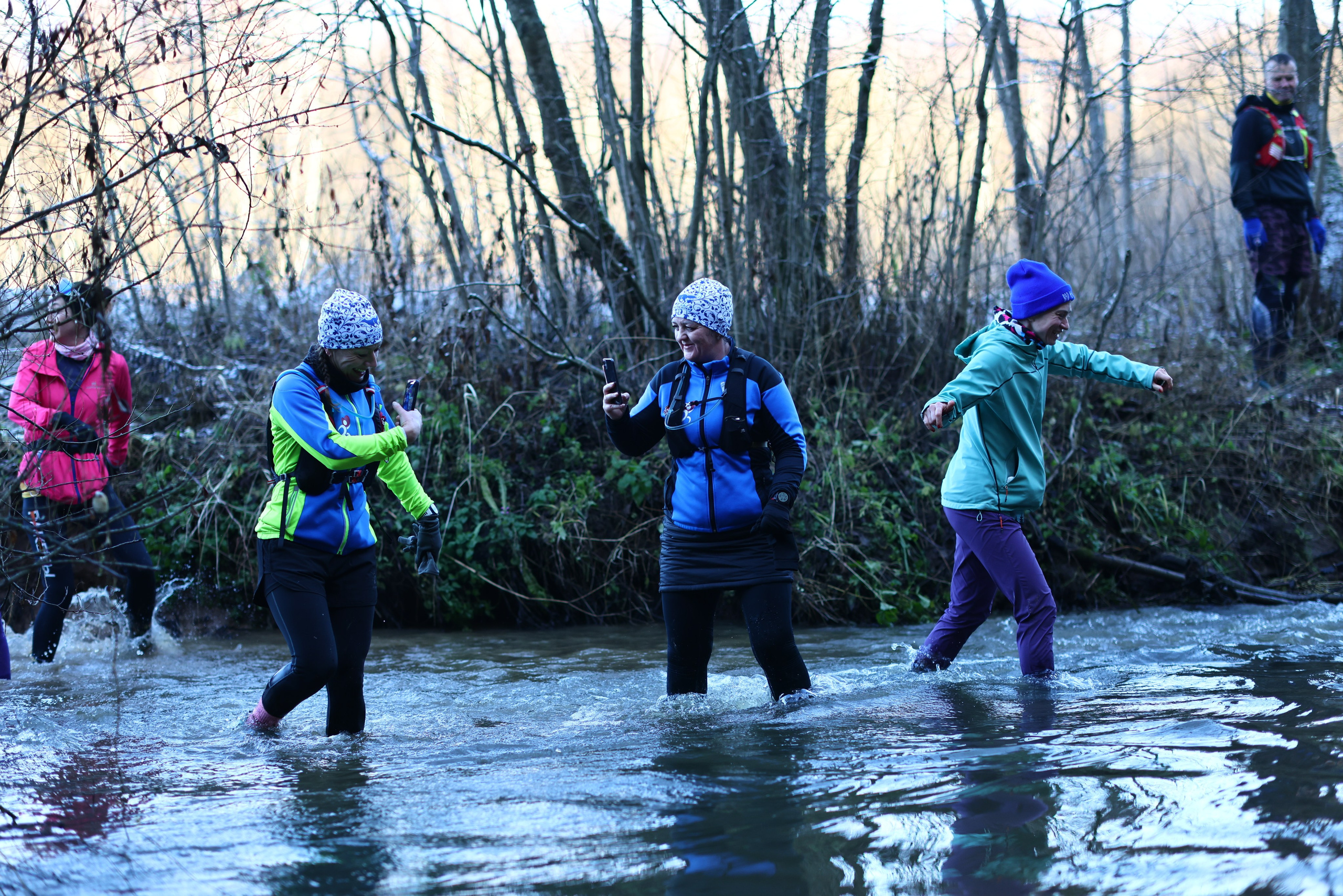 Два лепестка Химкинского марафона у дома, 23.11.25. Фотограф Сергей Ловкий