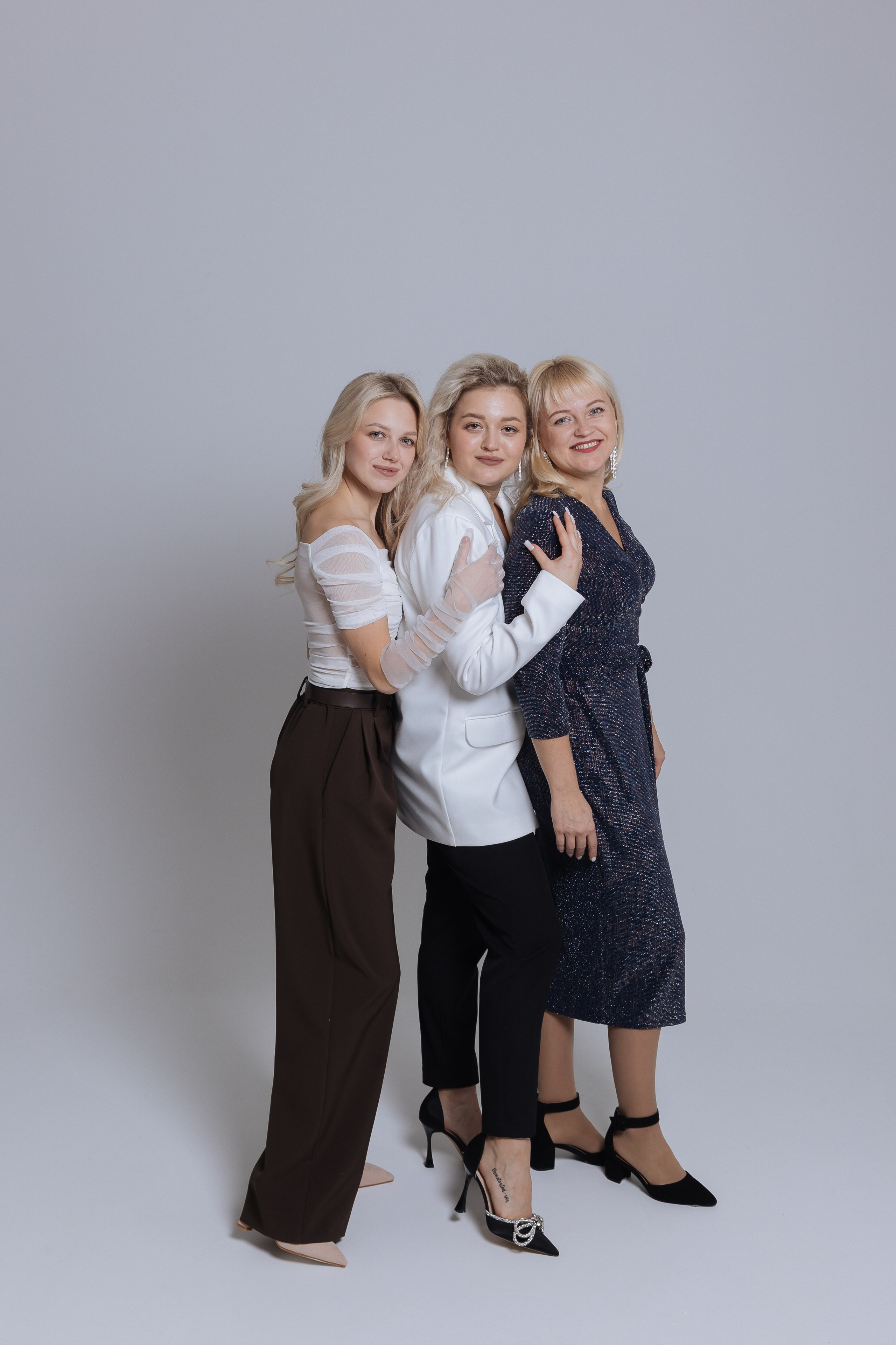 Мама и дочки. Мозжерина Ирина — Свадебный и семейный фотограф в Екатеринбурге