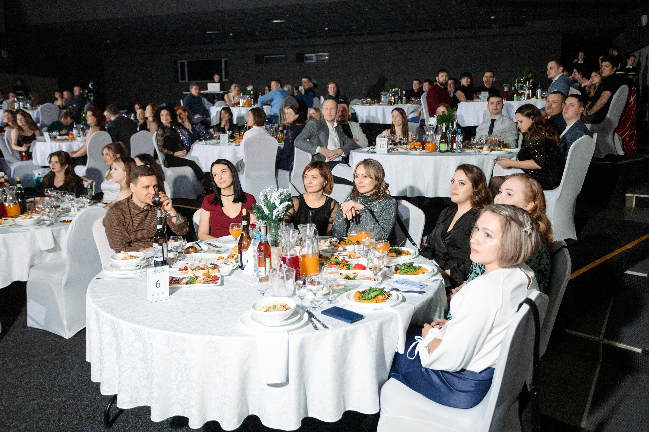 РЕПОРТАЖ: НОВЫЙ ГОД В ДК МЕТАЛЛУРГ. Профессиональный фотограф в Ижевске Леша Петров