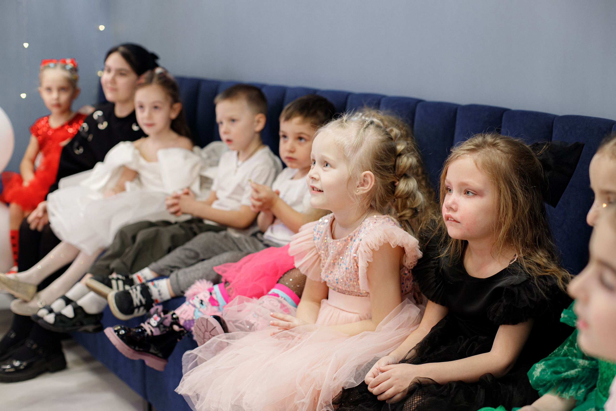 ASIA'S BIRTHDAY PARTY. Photokarish