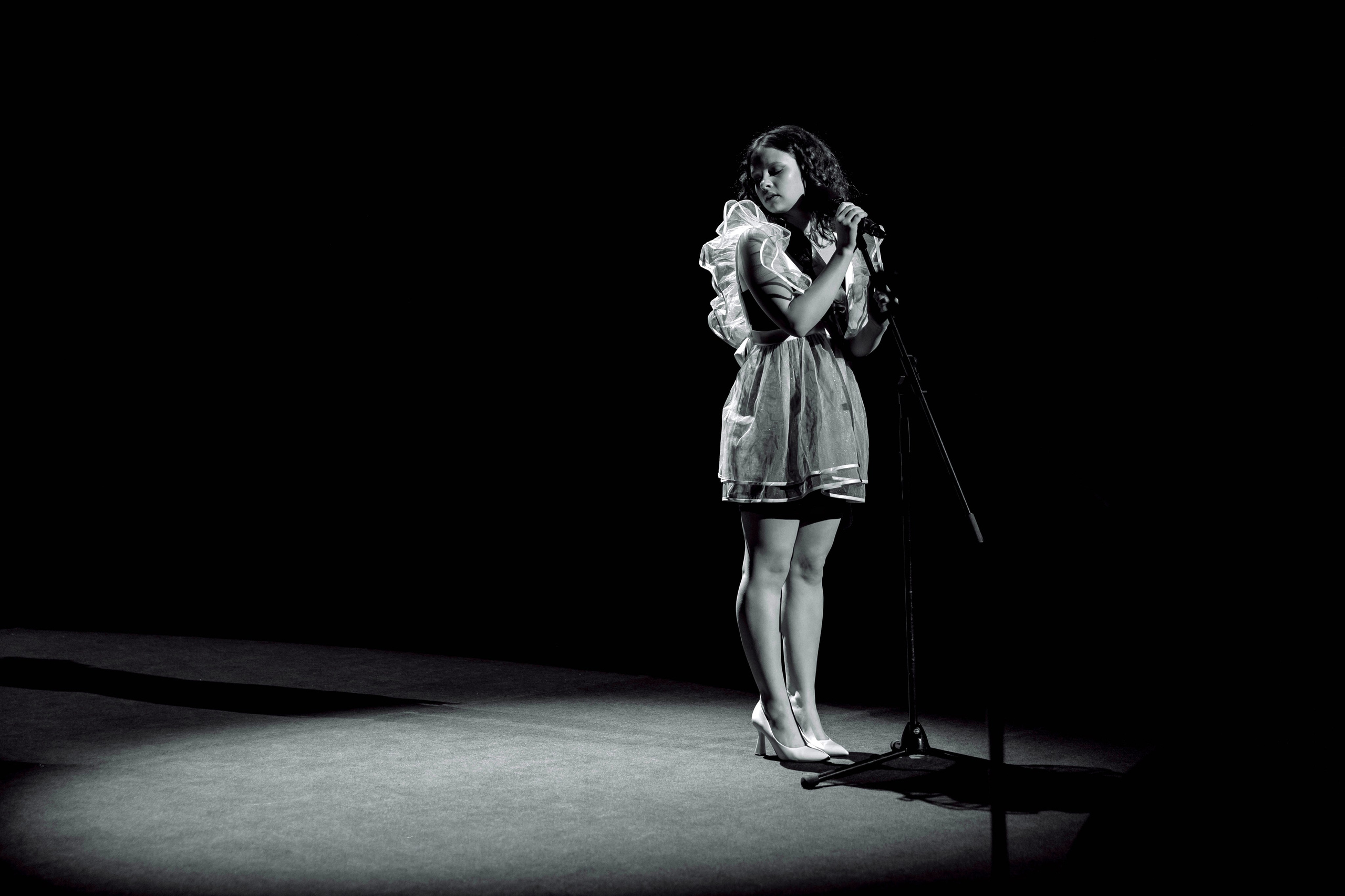 Гимназия 25 — последний звонок (Драм Театр). Свадебный фотограф Иркутск, репортажный фотограф Иркутск