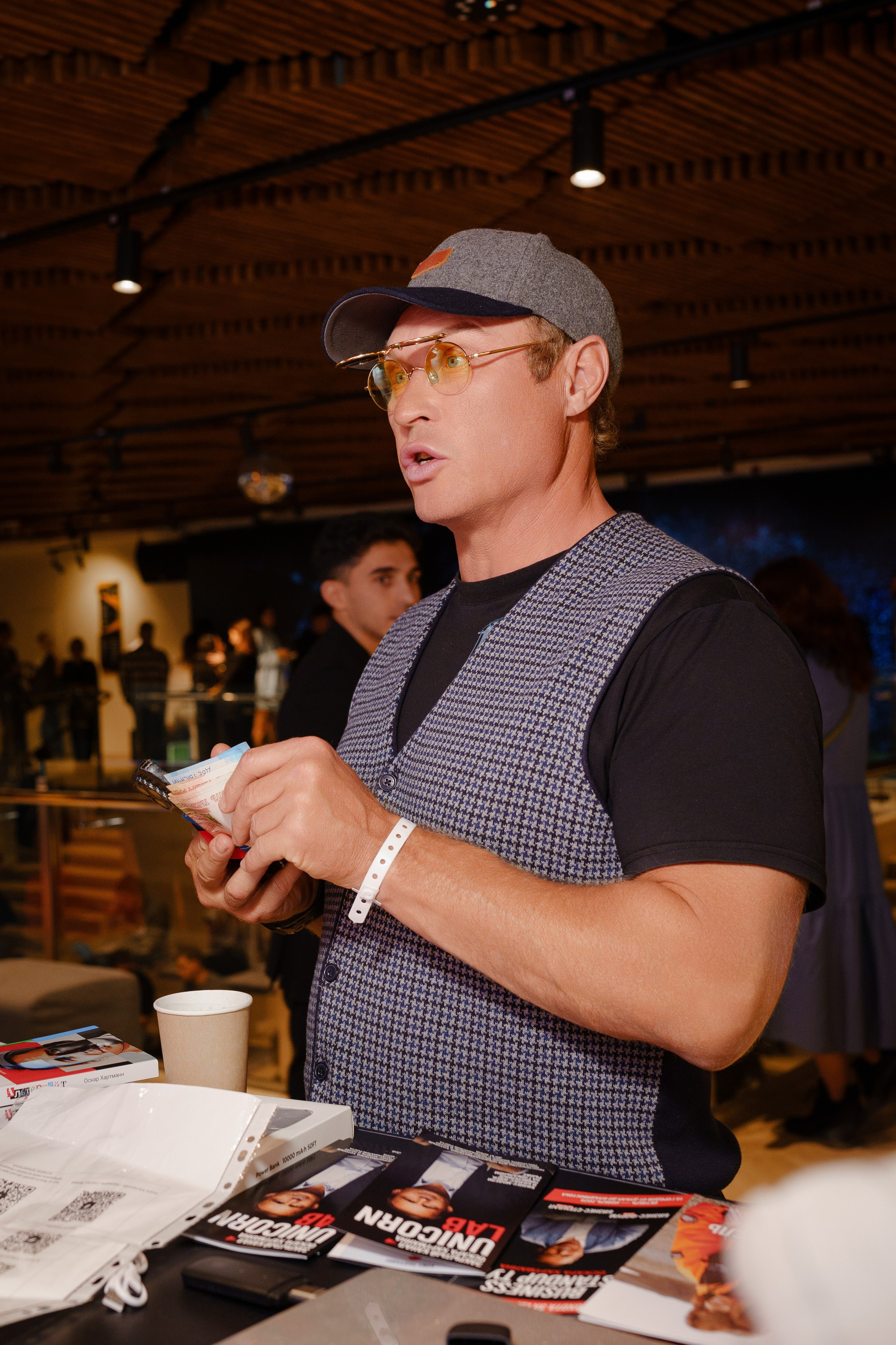 Репортажный фотограф на конференцию в Москве. Репортажный фотограф в Москве Саша Дружинина