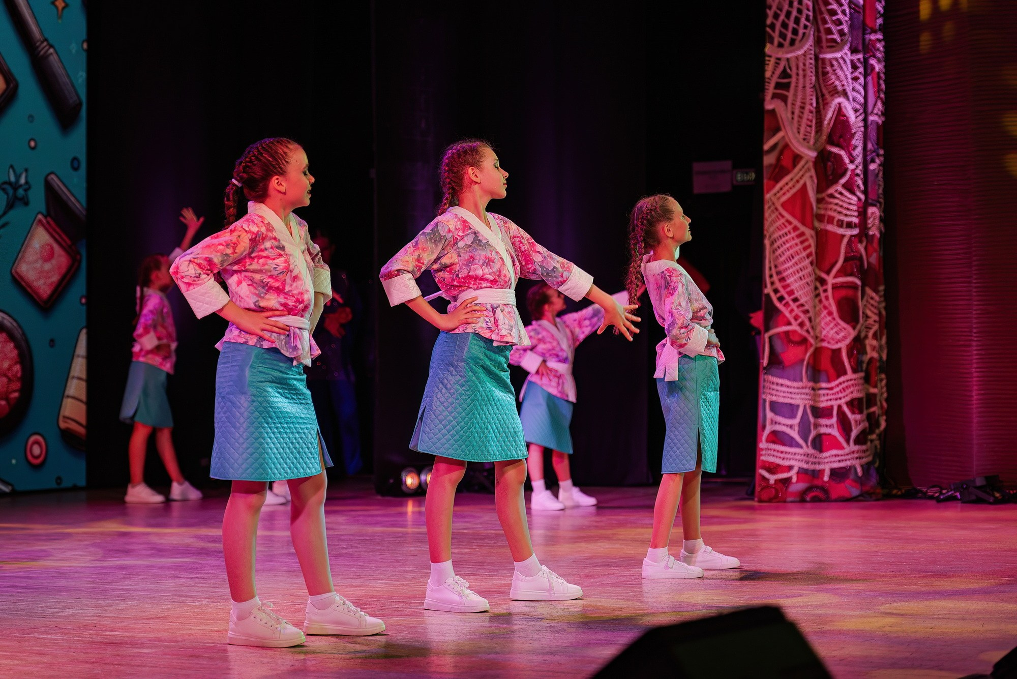 Отчетный концерт Образцового коллектива Алтая театра эстрадной песни «Созвездие». Свадебный и репортажный фотограф Никита Сницарев в Барнауле