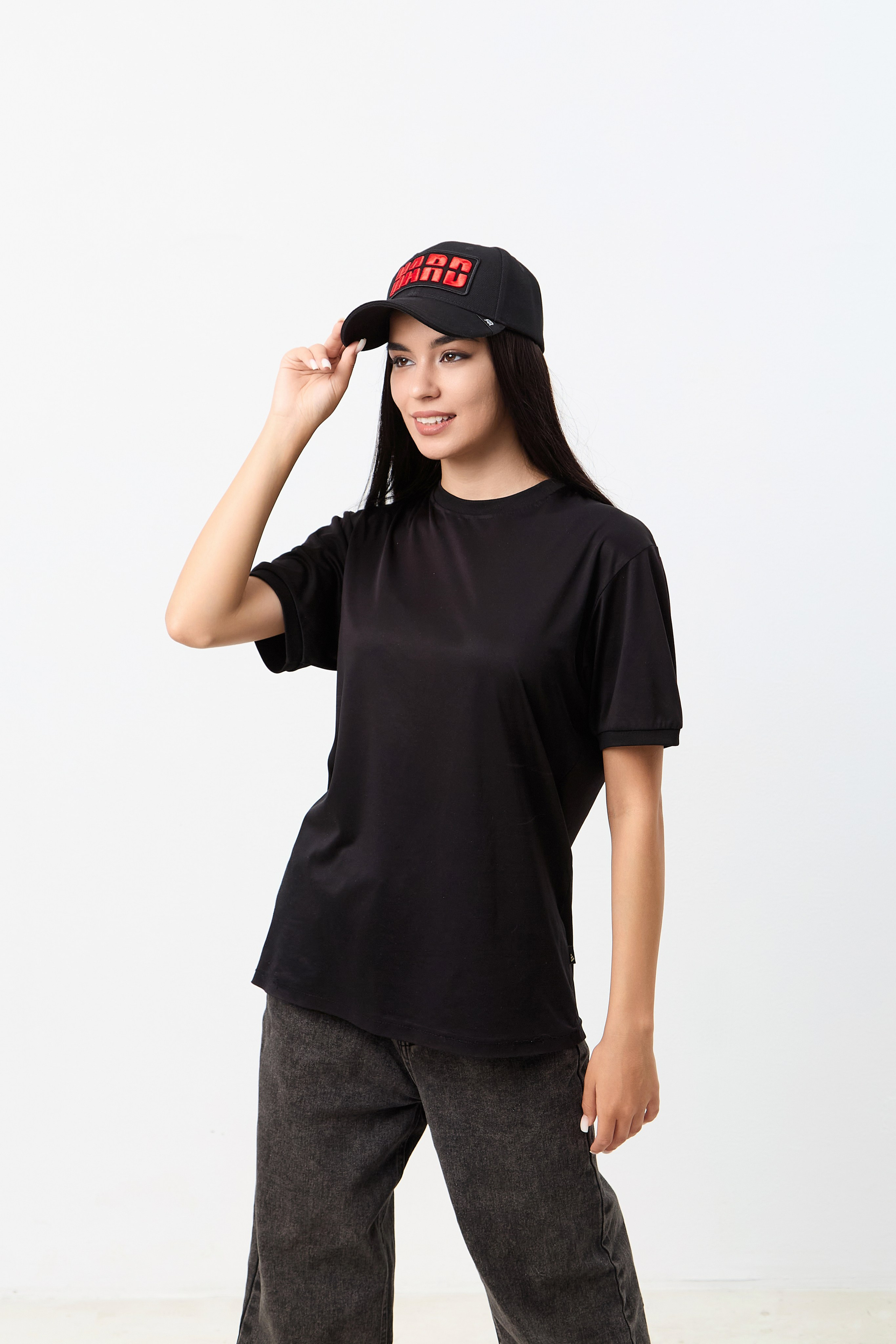 Фото кепок для маркетплейсов. Фотограф Руслан Потапов в Краснодаре