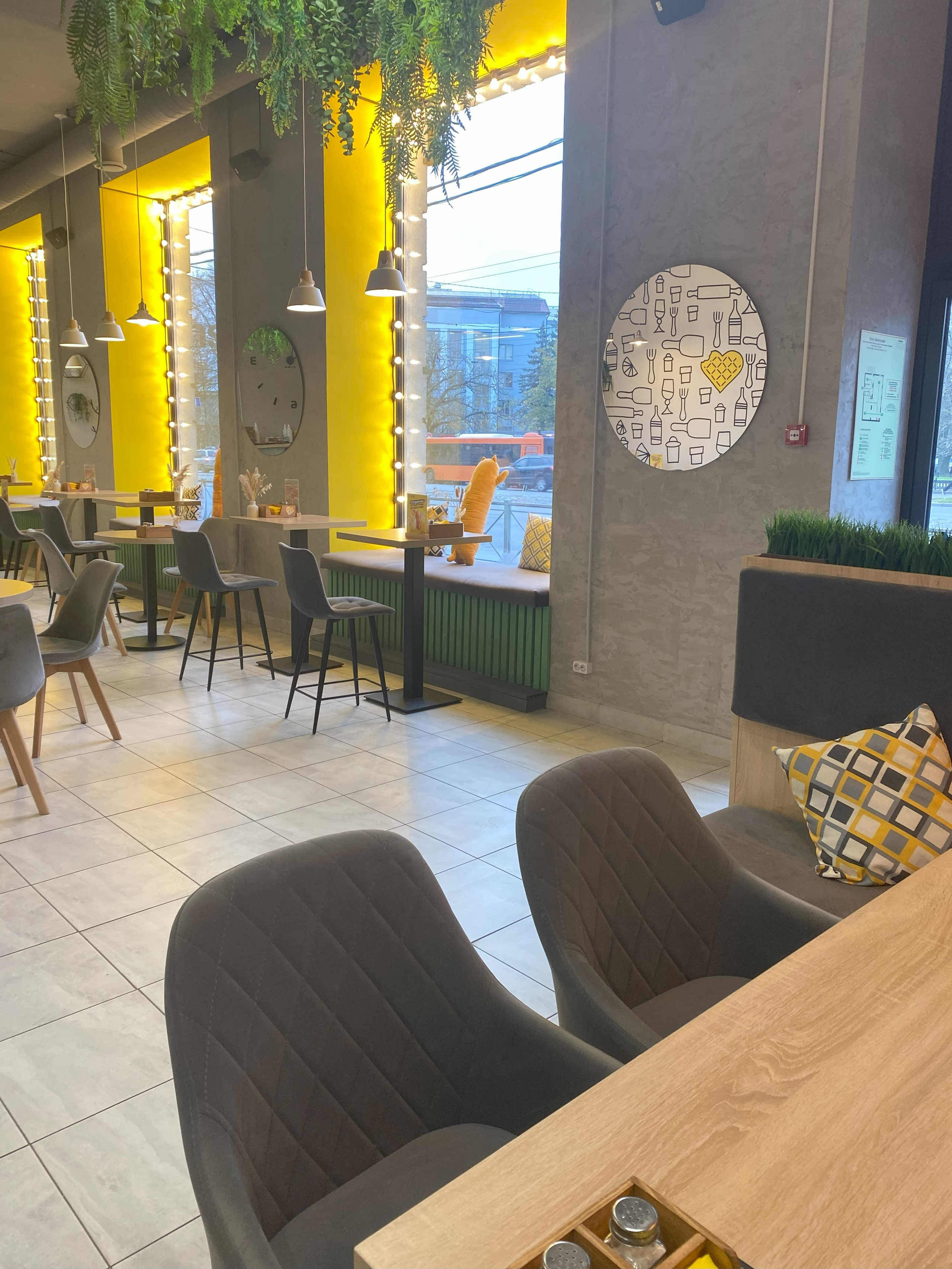 Кафе «Vaffel» г. Калининград (сеть по России). Батракова Наталья дизайнер интерьеров Санкт-Петербург Москва Архангель