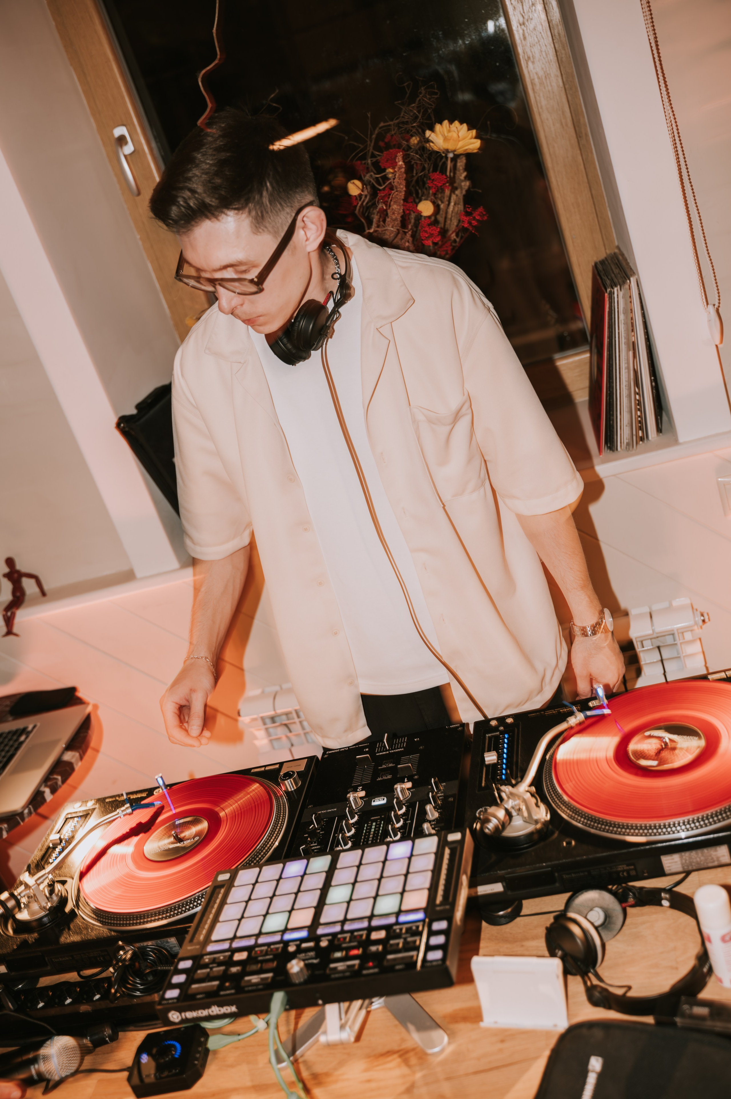 Индивидуальная съёмка для диджеев на мероприятии. Фотограф/видеограф Богдан Голованов