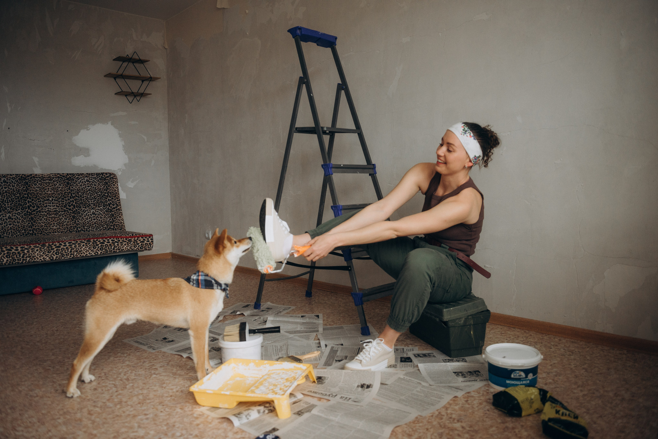 Ремонтники: Тася и Сиба. Ирина Метелица фотограф на Шикотане