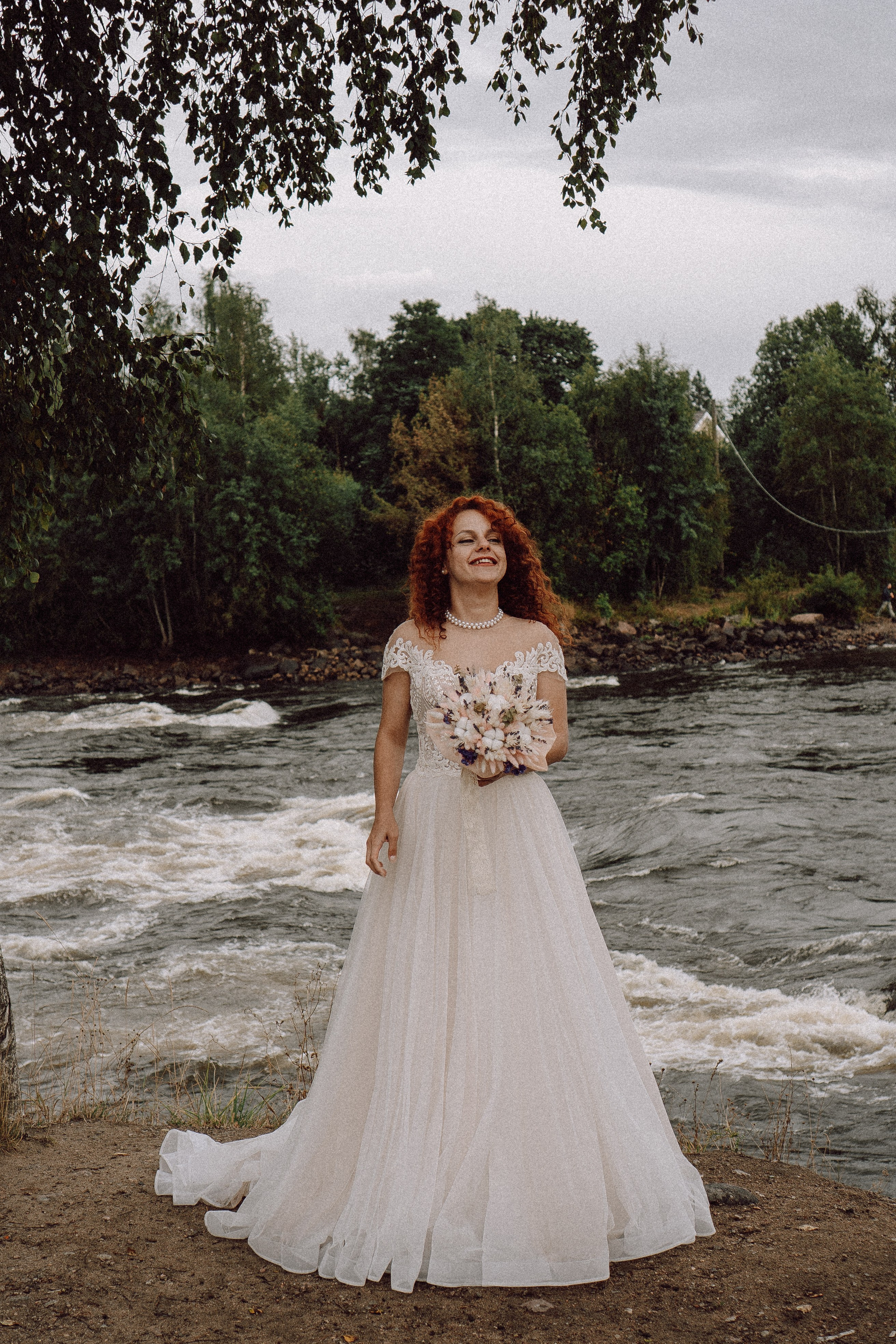 СВАДЕБНАЯ ФОТОСЕССИИЯ ПАРЫ В ГОРОДЕ ПРИОЗЕРСК В СОСНОВОМ ЛЕСУ И С ПИКАПОМ. Профессиональный фотограф, Санкт-Петербург — Виктория Богомолова