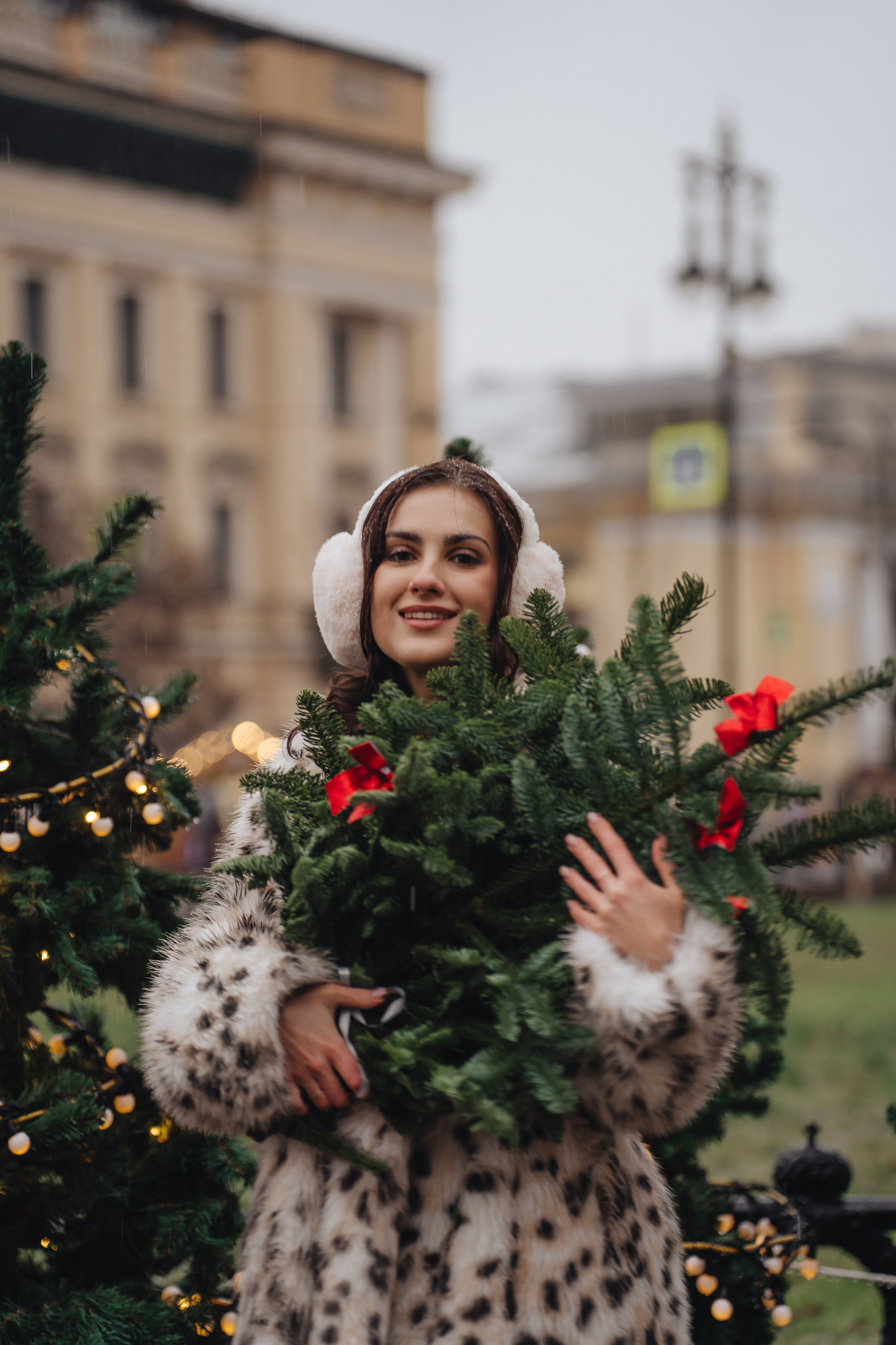 ПРОГУЛКА НА МАНЕЖНОЙ ПЛОЩАДИ ДЛЯ ДЕВУШКИ ПЕРЕД НОВЫМ ГОДОМ (НОВОГОДНЯЯ ФОТОСЕССИИЯ НА МАНЕЖНОЙ ПЛОЩАДИ). Профессиональный фотограф, Санкт-Петербург — Виктория Богомолова