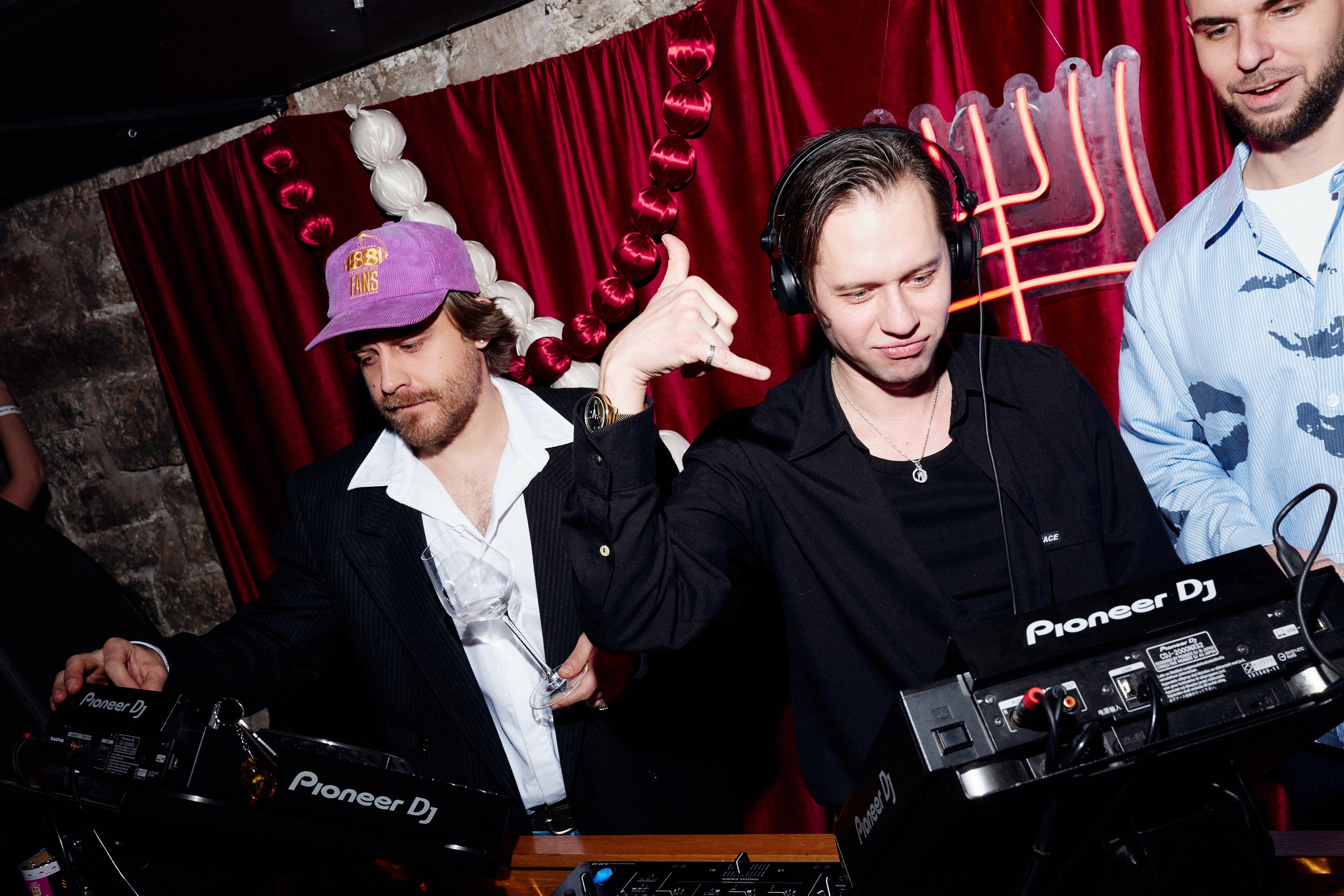 Светская хроника. Sasha Lapin