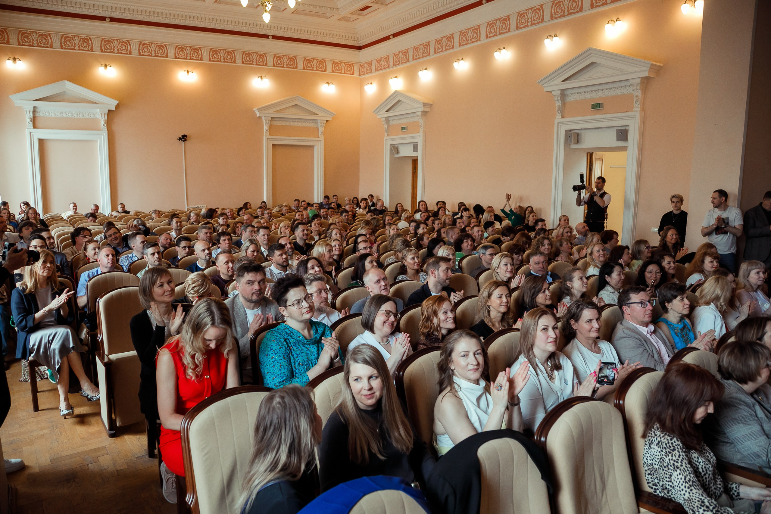 Встреча выпускников ФИНЭКа. Портретный фотограф Мария Шарко Санкт-Петербург и Москва