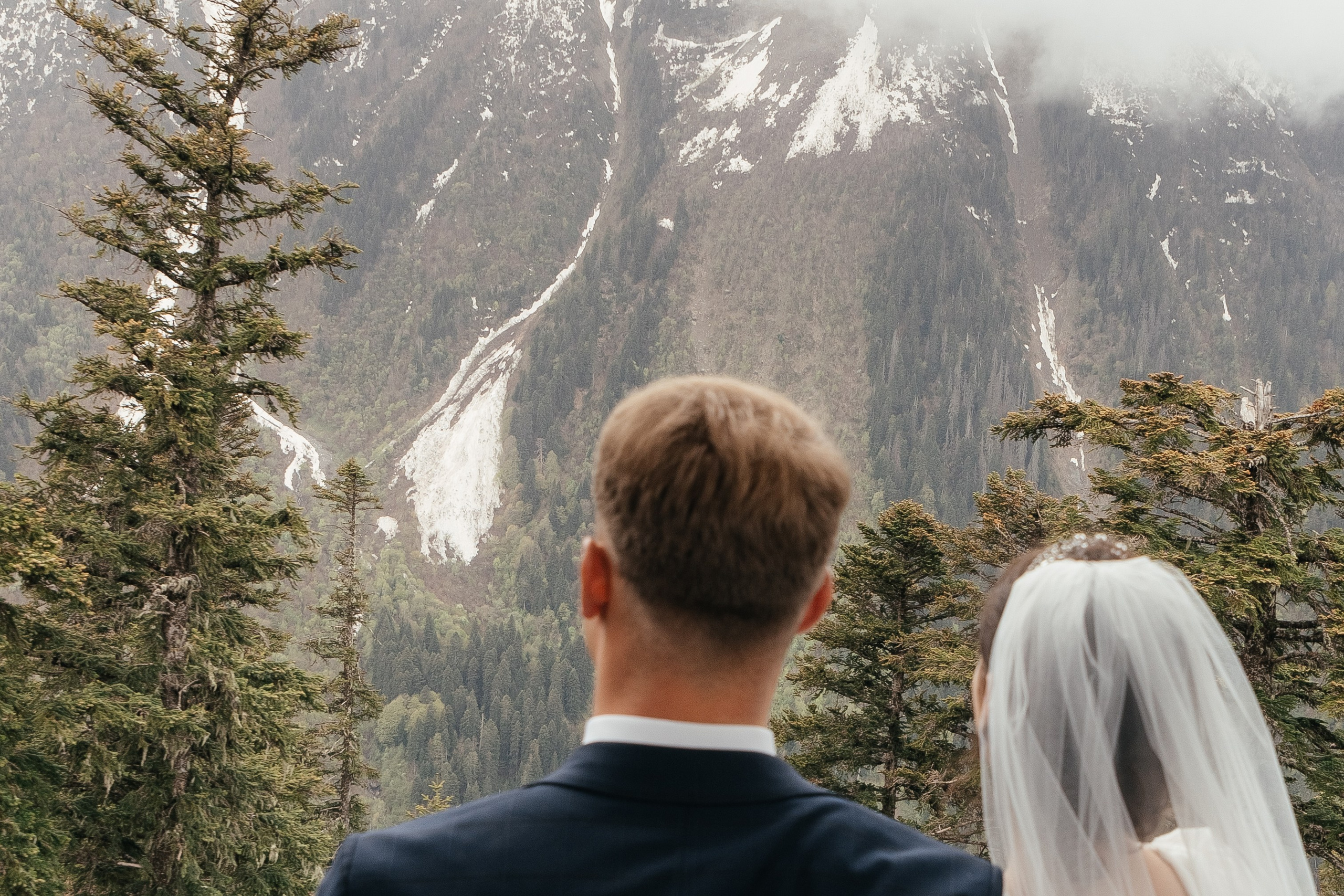 Вениамин и Валерия в Домбае. Миленина Юлия Свадебный и семейный фотограф в Краснодаре