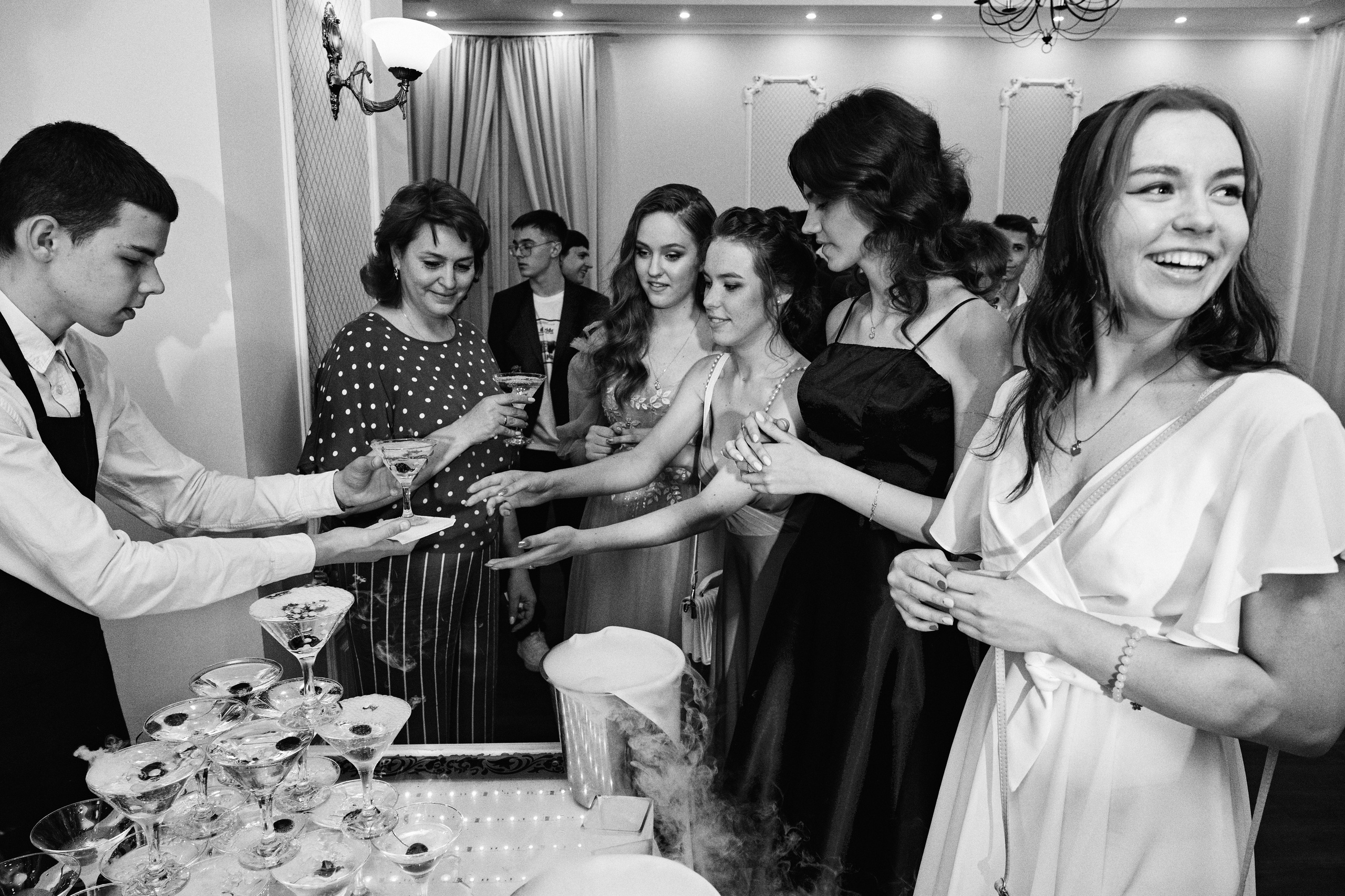 Фотограф на выпускной в СПб. Семейные и свадебные фотосессии в СПб, в студии, на улице, на природе