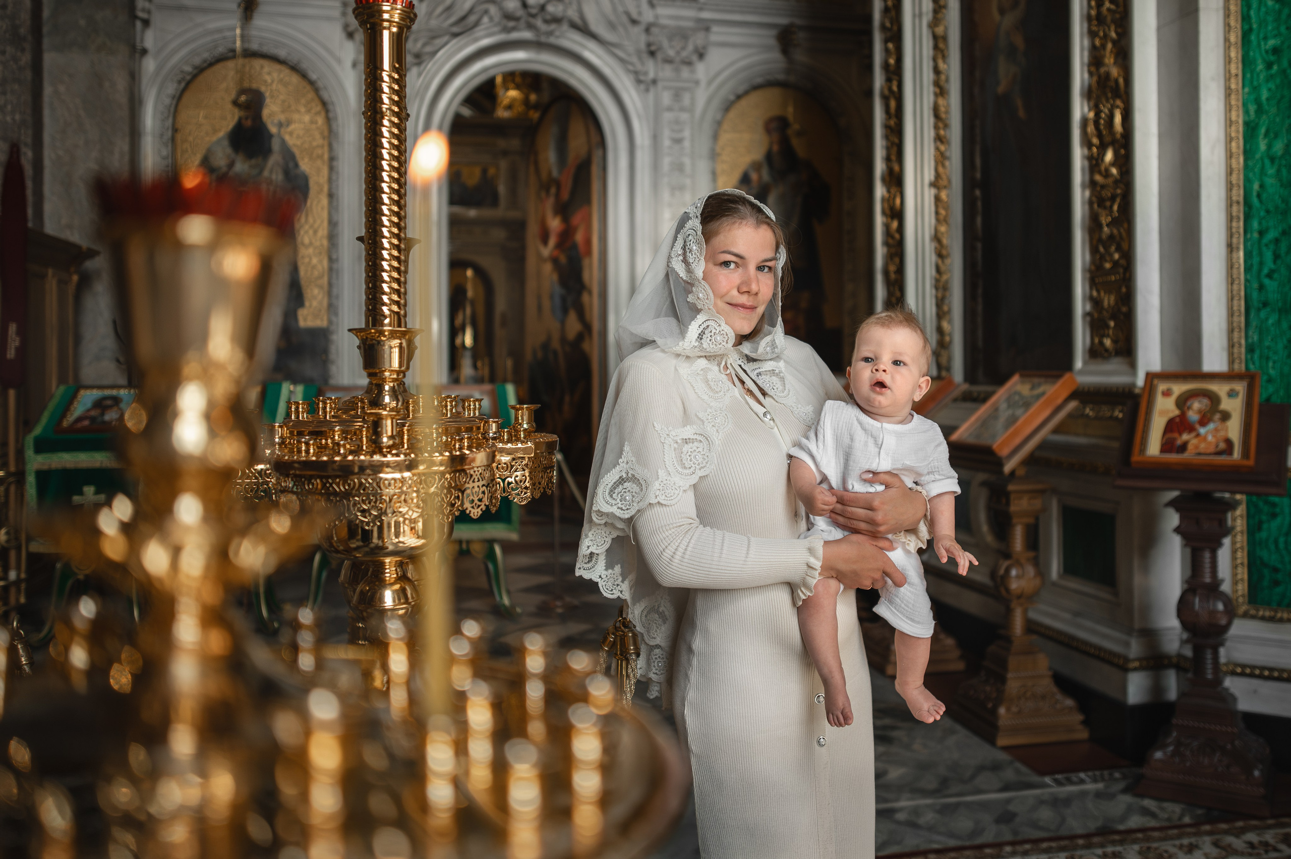 Таинство крещения в Исаакиевском соборе. Фотограф на крещение и венчание, семейный фотограф в Санкт-Петербурге