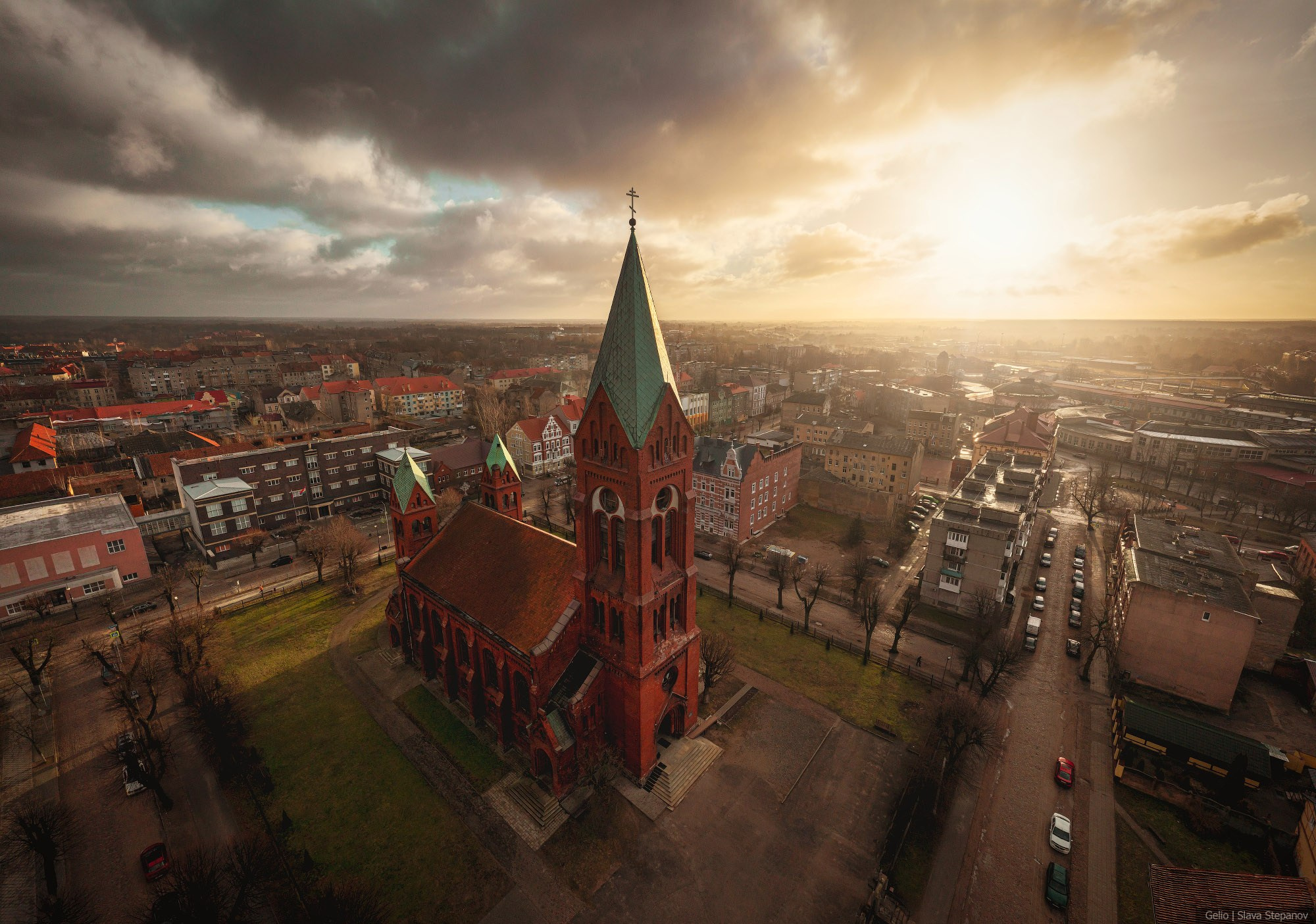 Черняховск, собор на закате с высоты