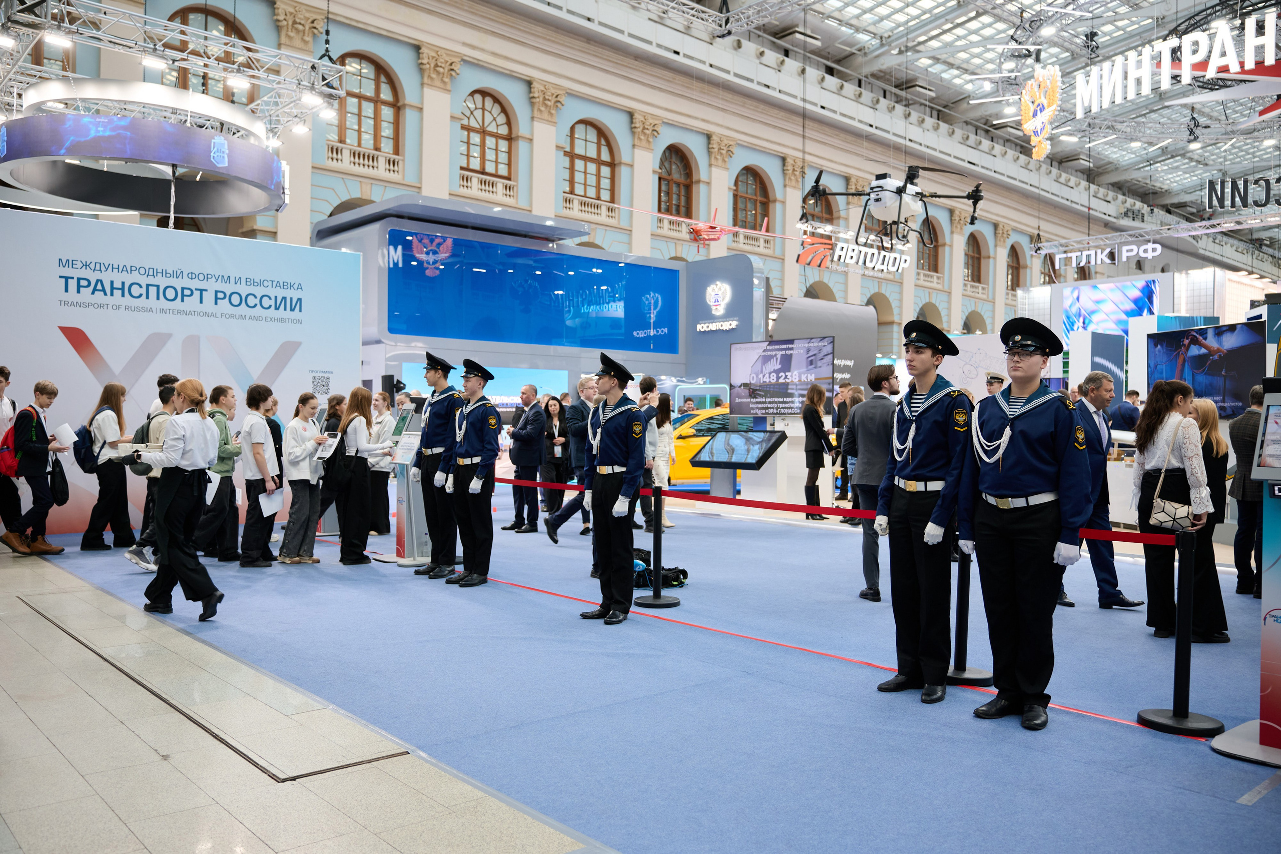 19 Международный форум и выставка Транспорт России. Сергей Богомолов. Свадебный и семейный фотограф