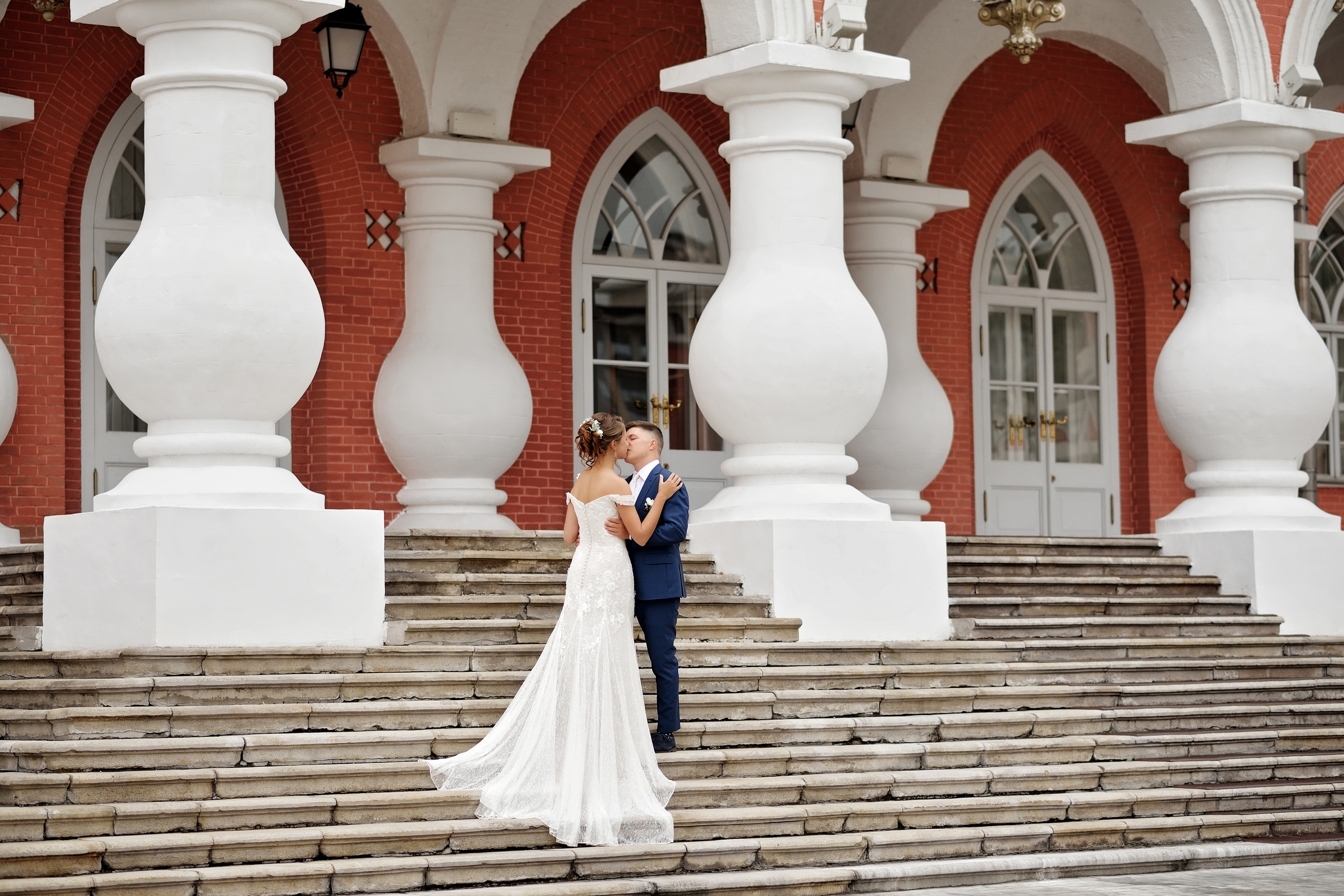 свадебная фотосессия петровский путевой дворец