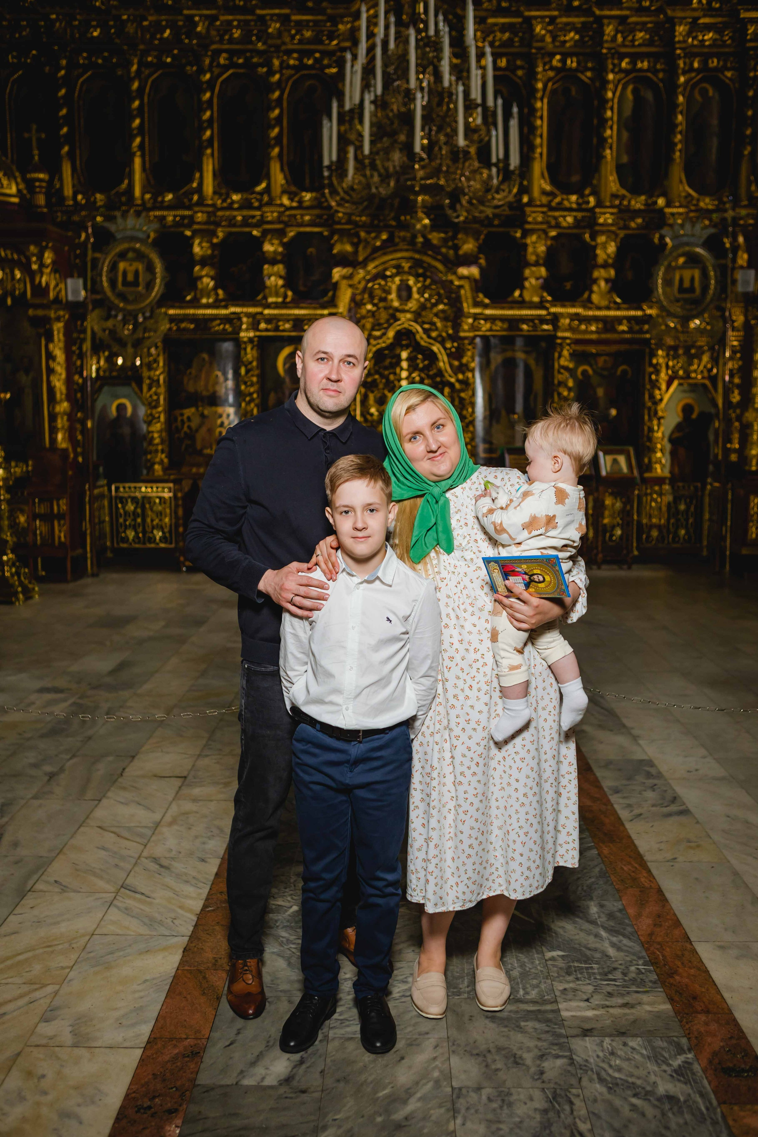 Таинство Крещения. Сайт с красивыми фотографиями и людьми