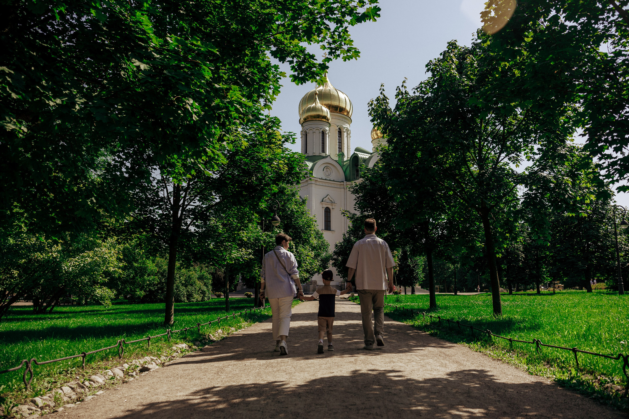 Семейный фотодень в фотостудии-даче, г. Пушкине и у легендарного Древа. Профессиональный фотограф в Санкт-Петербурге Александр Волосенцев