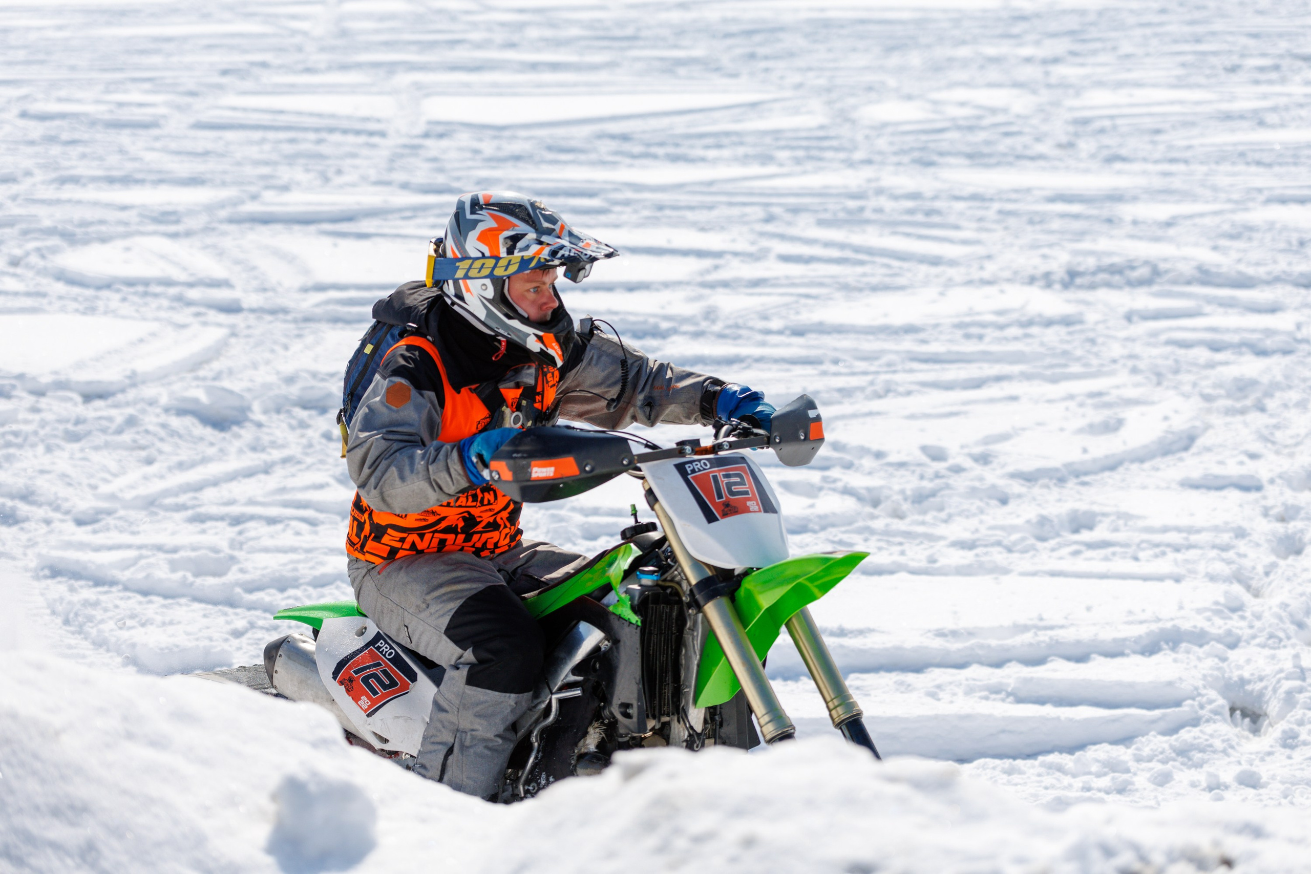 Чемпионат Экстрим Эндуро на сноубайках. Свадебный, семейный и репортажный фотограф в Южно-Сахалинске Артур Петросян