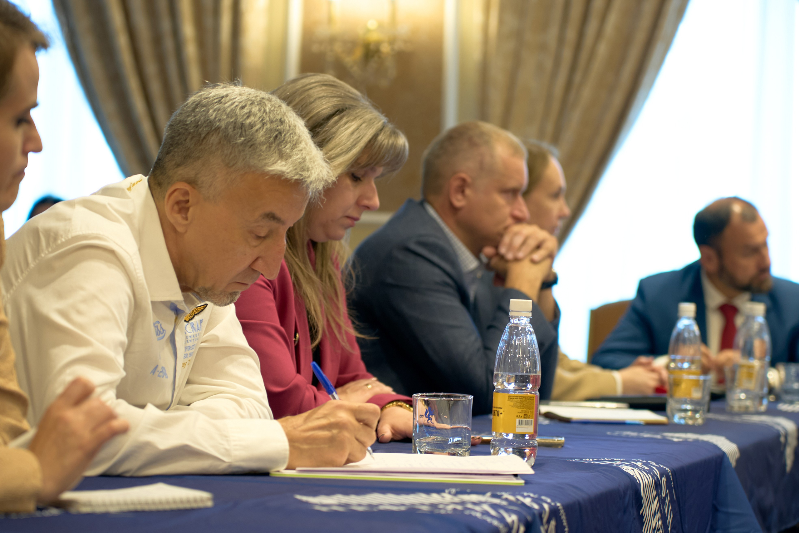 лучший репортажный фотограф на корпоративный бизнес-форум и пресс-конференцию