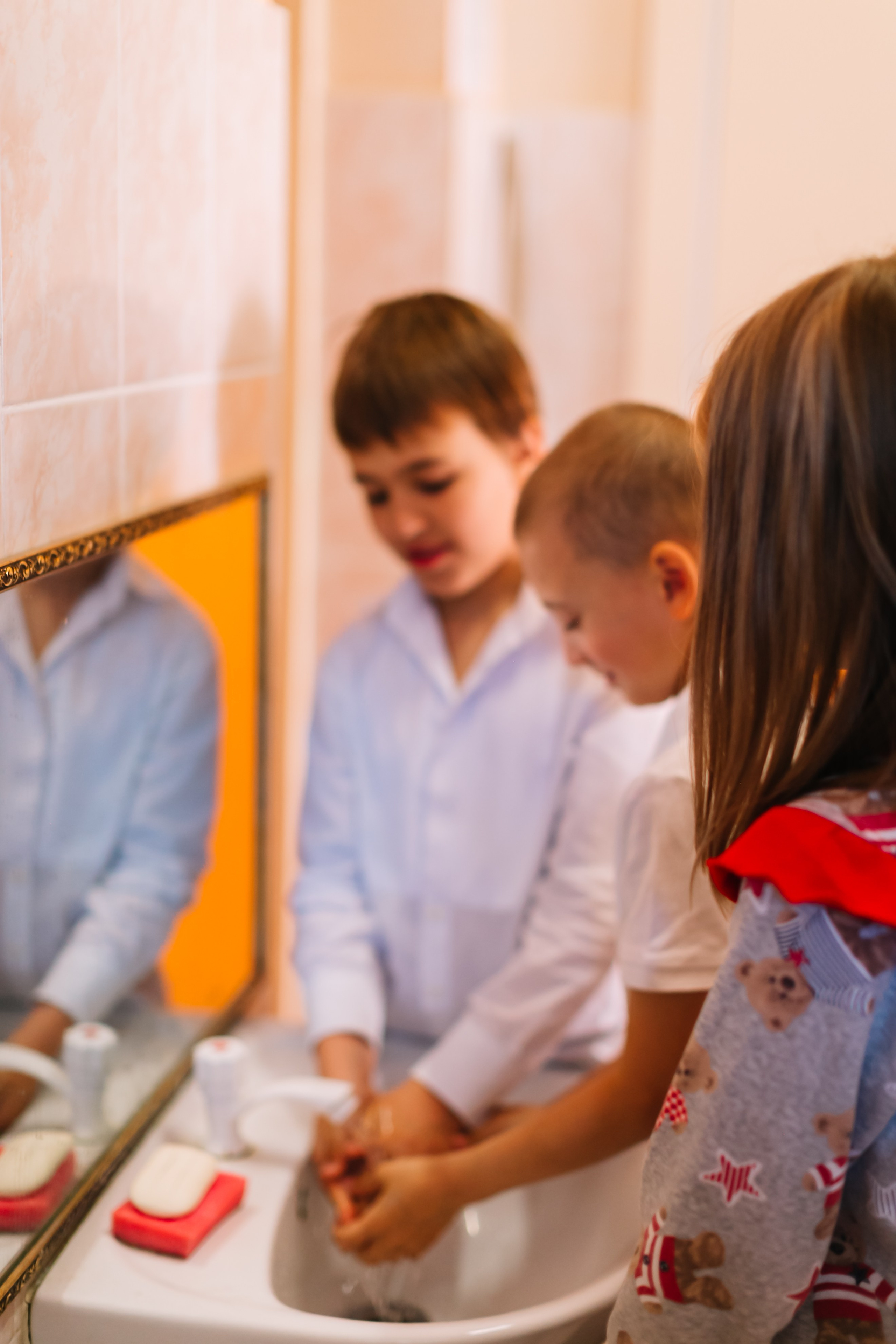 алёна малахова фотограф новосибирск семейный детский домашняя фотосессия в новосибирске день рождения репортажная съёмка фотосессия с лошадьми на конюшне деревня алтай  на природе фотосессия в детском саду мама и сын предложение руки и сердца идея  помолвка фотосессия берег закат детский день рождения годик торт аниматор лофт игровая продолжение следует prodoljenie_sleduet_  корпоратив тимбилдинг первоклашка линейка 