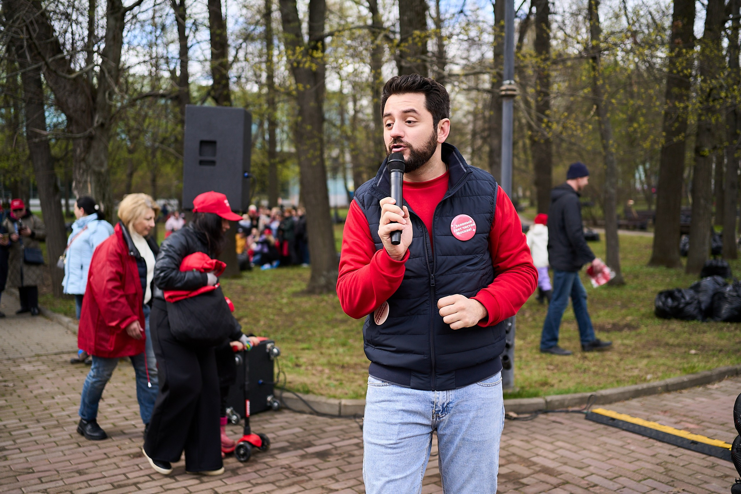 Субботник у Управления делами Мэра и Правительства Москвы. Фотограф и Видеограф в Москве. Олег Корушев