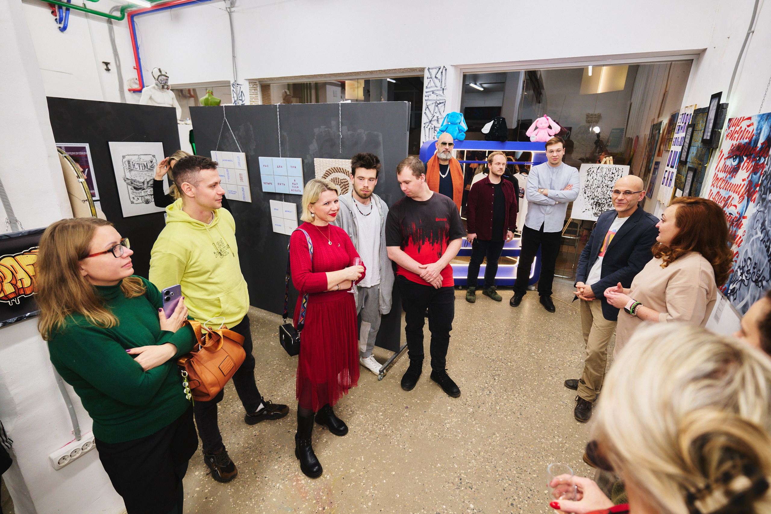 Выставка Каллиграфии — галлереия 676. Фотограф в Иваново: Каталожная съемка одежды и постельного белья, Wildberries