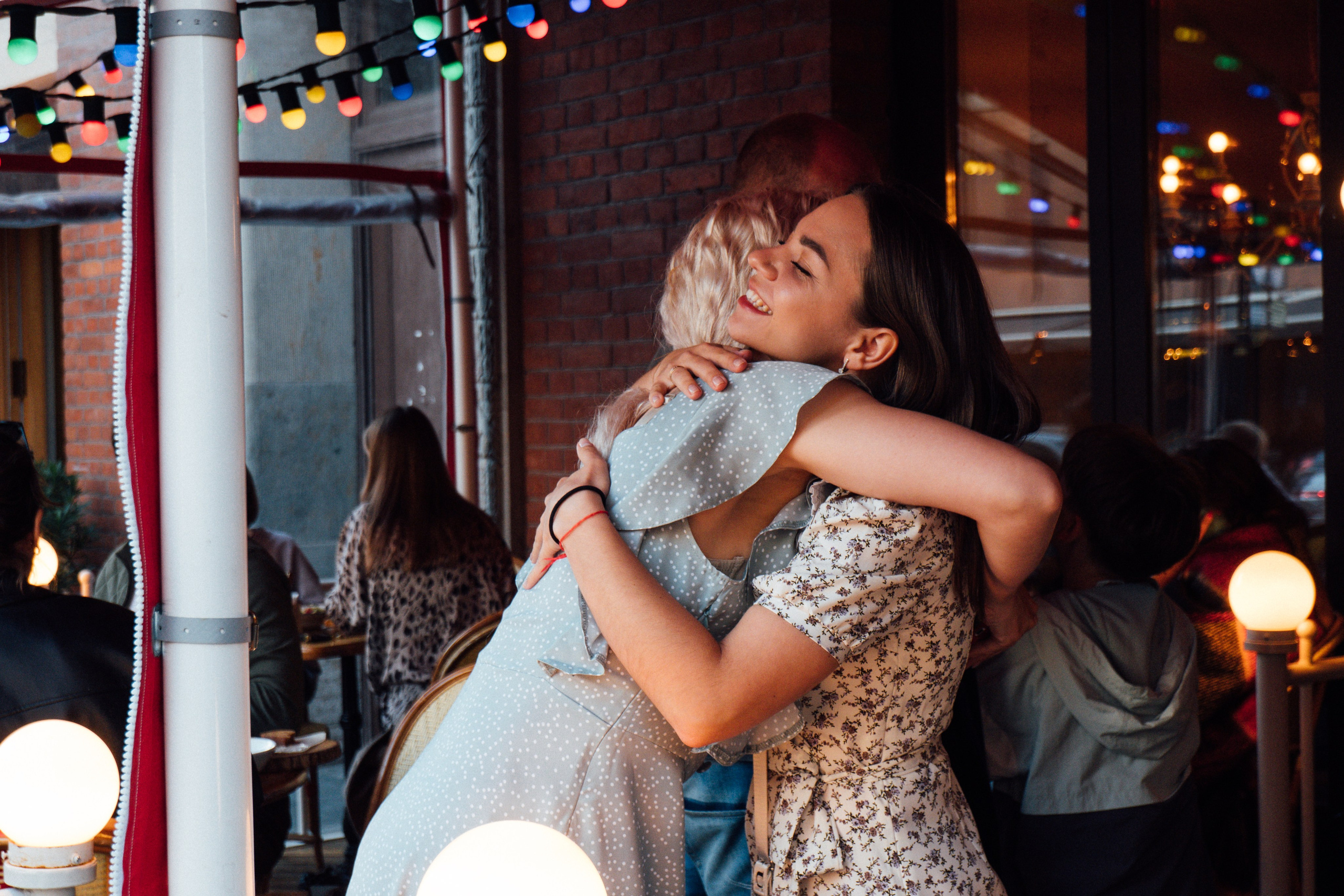 Встреча подруг. Репортажный фотограф в Санкт-Петербурге. Фотограф на мероприятие в СПБ