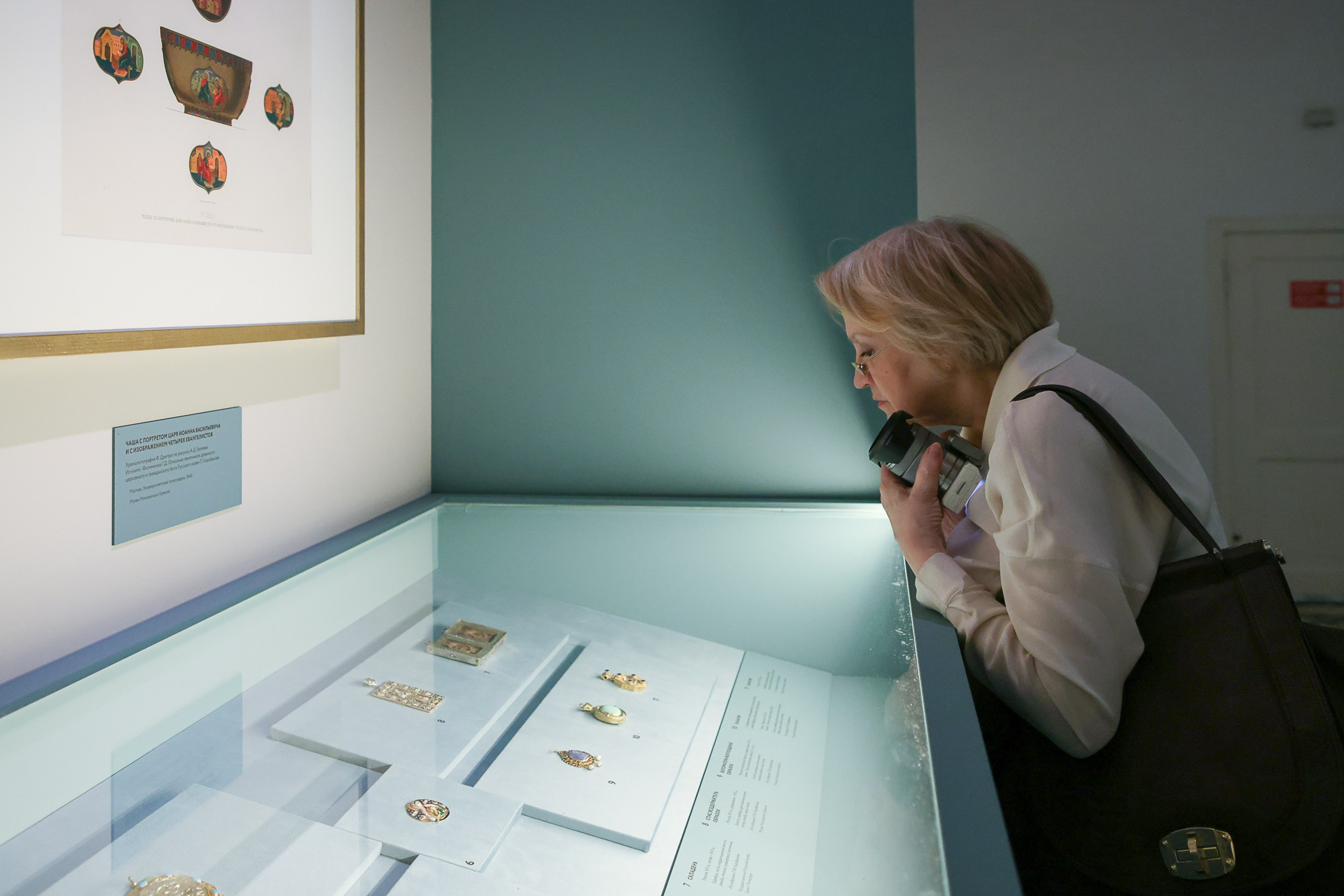 Кремль. Любители родной истории. Репортажный, архитектурный, театральный и файн-арт фотограф Лена Мельникова в Москве