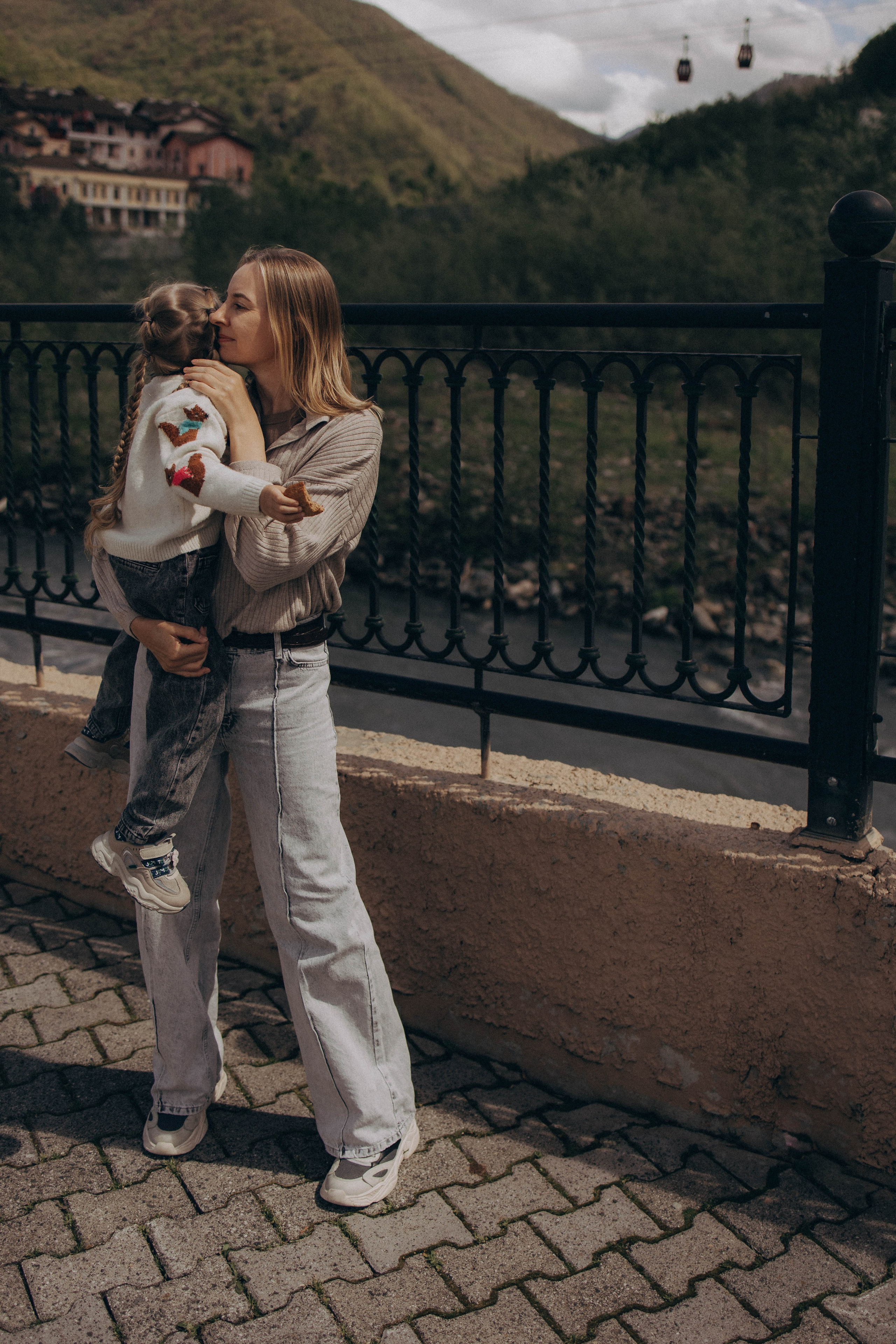 Красная поляна_весна 2025 г. Фотограф lifestylе в Москве Пшеничная Анастасия